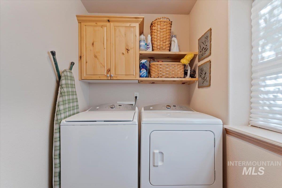 11 Forest Trail, Garden Valley, Idaho 83622, 3 Bedrooms, 3 Bathrooms, Residential For Sale, Price $899,250, 98979132