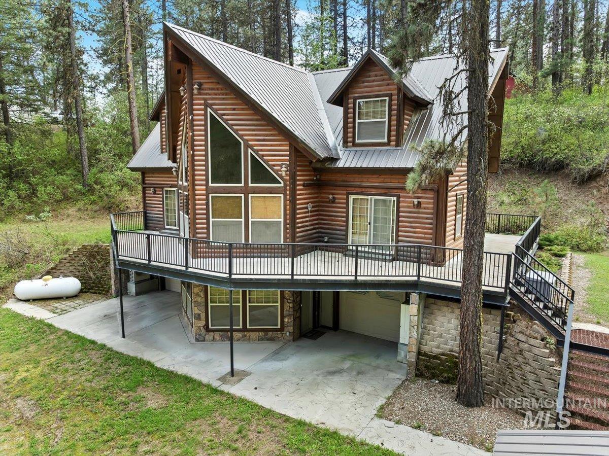 11 Forest Trail, Garden Valley, Idaho 83622, 3 Bedrooms, 3 Bathrooms, Residential For Sale, Price $899,250, 98979132