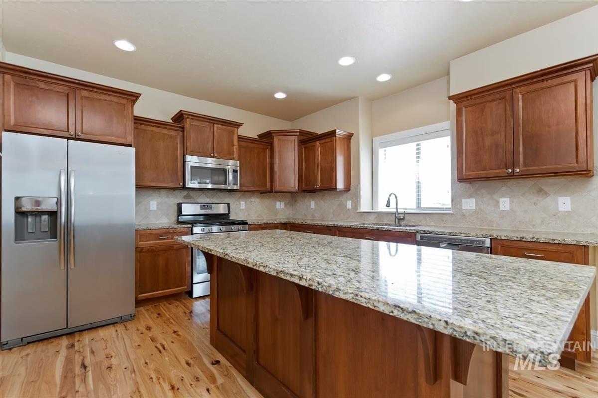 18794 Smiley Peak Ave, Nampa, Idaho 83687-5152, 3 Bedrooms, 2.5 Bathrooms, Residential For Sale, Price $466,900, 98979135