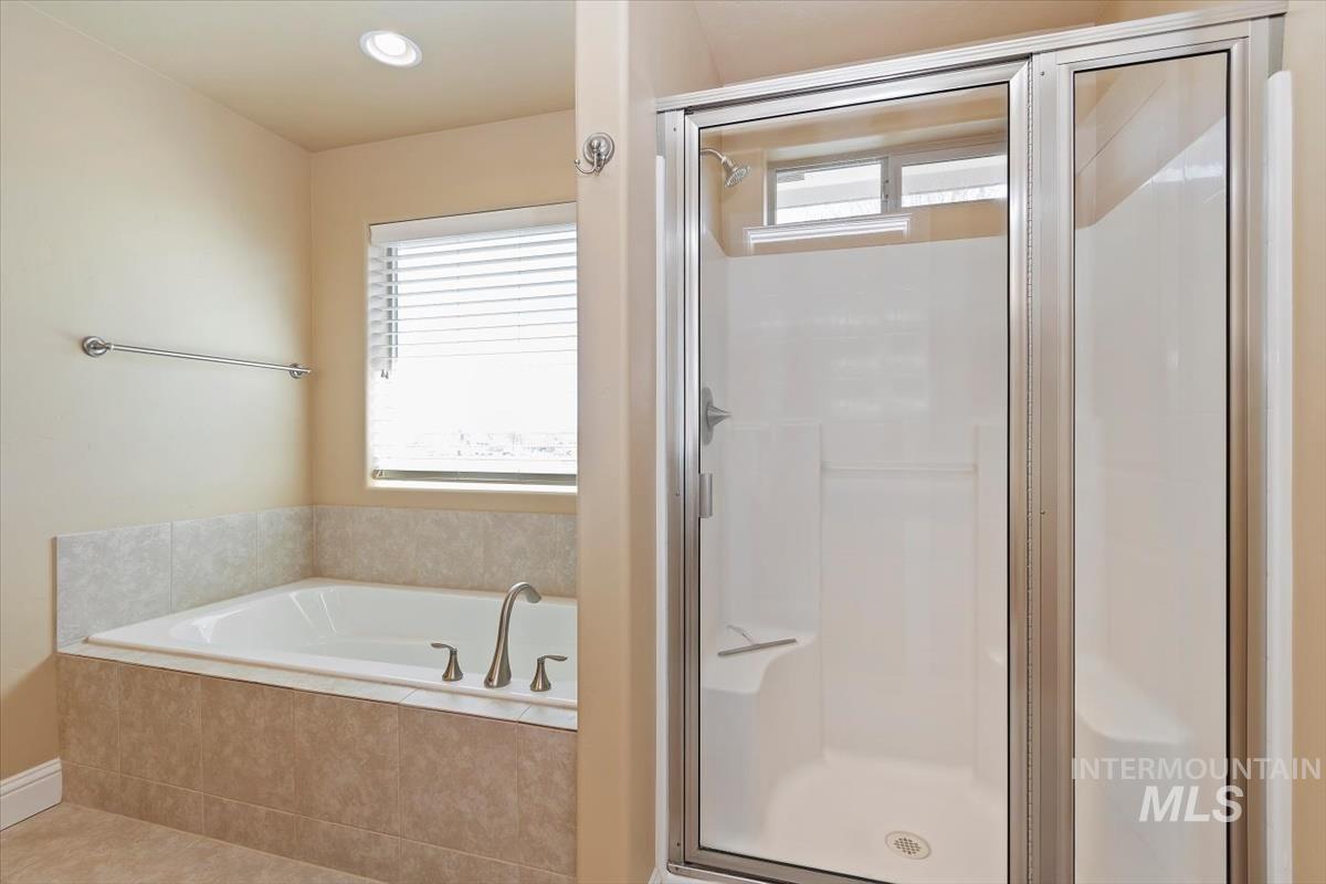 18794 Smiley Peak Ave, Nampa, Idaho 83687-5152, 3 Bedrooms, 2.5 Bathrooms, Residential For Sale, Price $466,900, 98979135