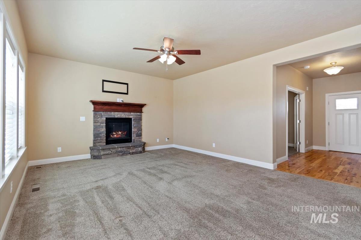 18794 Smiley Peak Ave, Nampa, Idaho 83687-5152, 3 Bedrooms, 2.5 Bathrooms, Residential For Sale, Price $466,900, 98979135