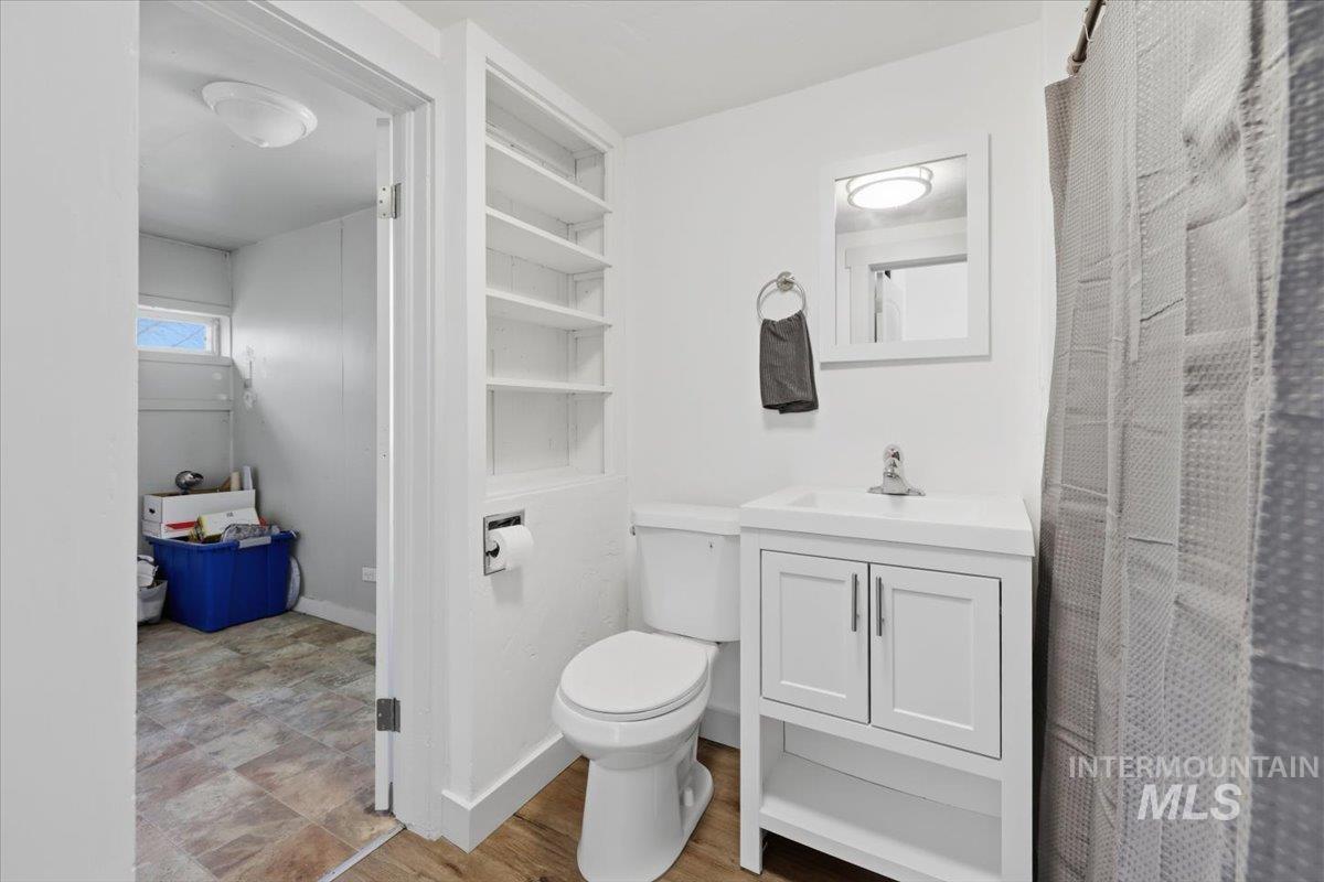 1011 10th Ave South, Nampa, Idaho 83651, 2 Bedrooms, 1 Bathroom, Residential Income For Sale, Price $369,900,MLS 98979136