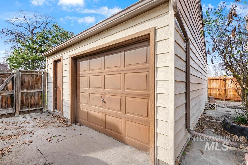 489 NW 4th Ave, Ontario, Oregon 97914, 3 Bedrooms, 1.5 Bathrooms, Residential For Sale, Price $320,000, 98979137