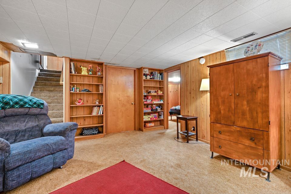 489 NW 4th Ave, Ontario, Oregon 97914, 3 Bedrooms, 1.5 Bathrooms, Residential For Sale, Price $320,000, 98979137