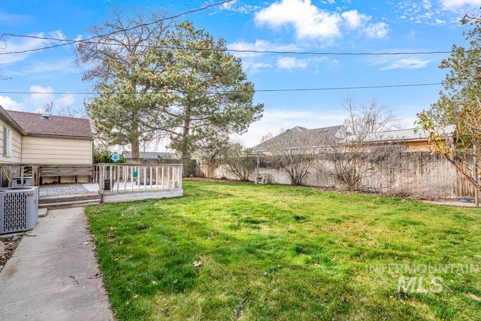 489 NW 4th Ave, Ontario, Oregon 97914, 3 Bedrooms, 1.5 Bathrooms, Residential For Sale, Price $320,000, 98979137