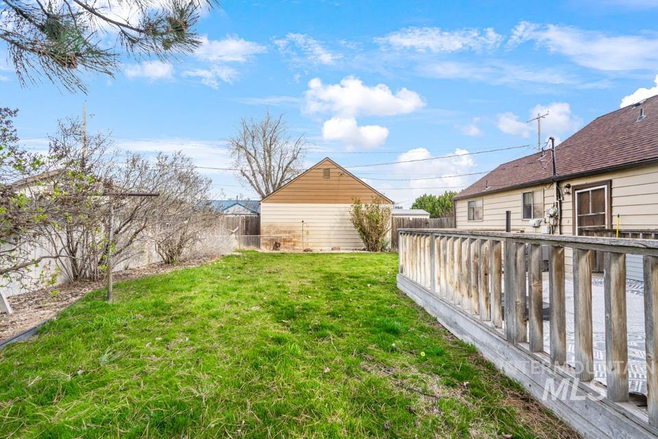 489 NW 4th Ave, Ontario, Oregon 97914, 3 Bedrooms, 1.5 Bathrooms, Residential For Sale, Price $320,000, 98979137