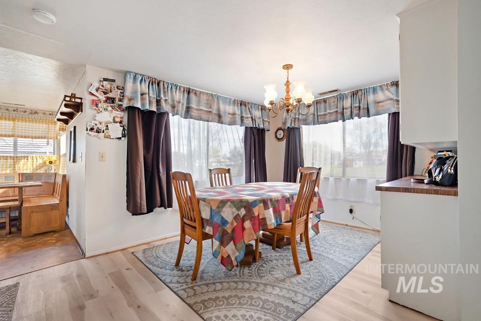 489 NW 4th Ave, Ontario, Oregon 97914, 3 Bedrooms, 1.5 Bathrooms, Residential For Sale, Price $320,000, 98979137