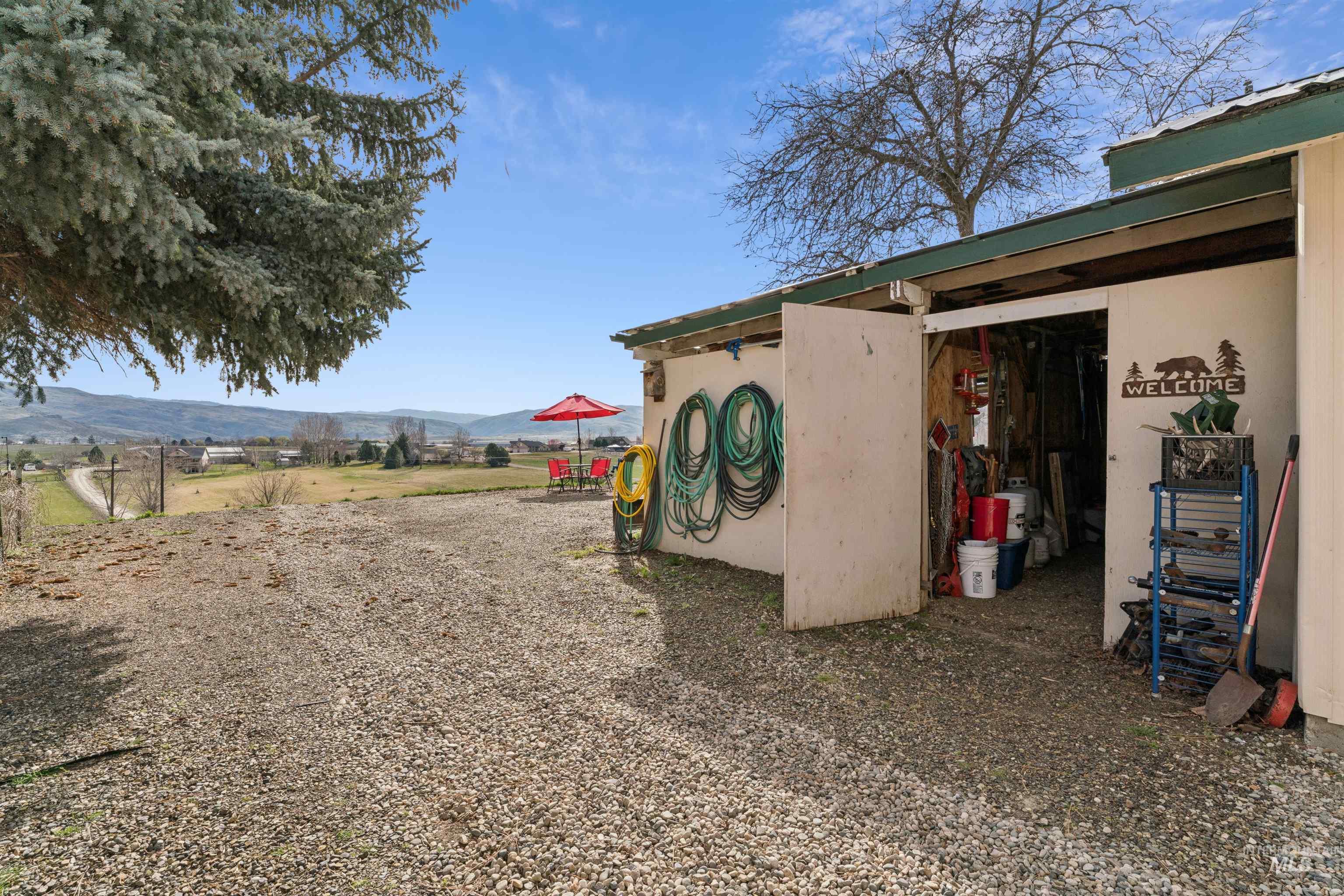 5315 Montour, Emmett, Idaho 83617, 3 Bedrooms, 2 Bathrooms, Residential For Sale, Price $499,999,MLS 98979139