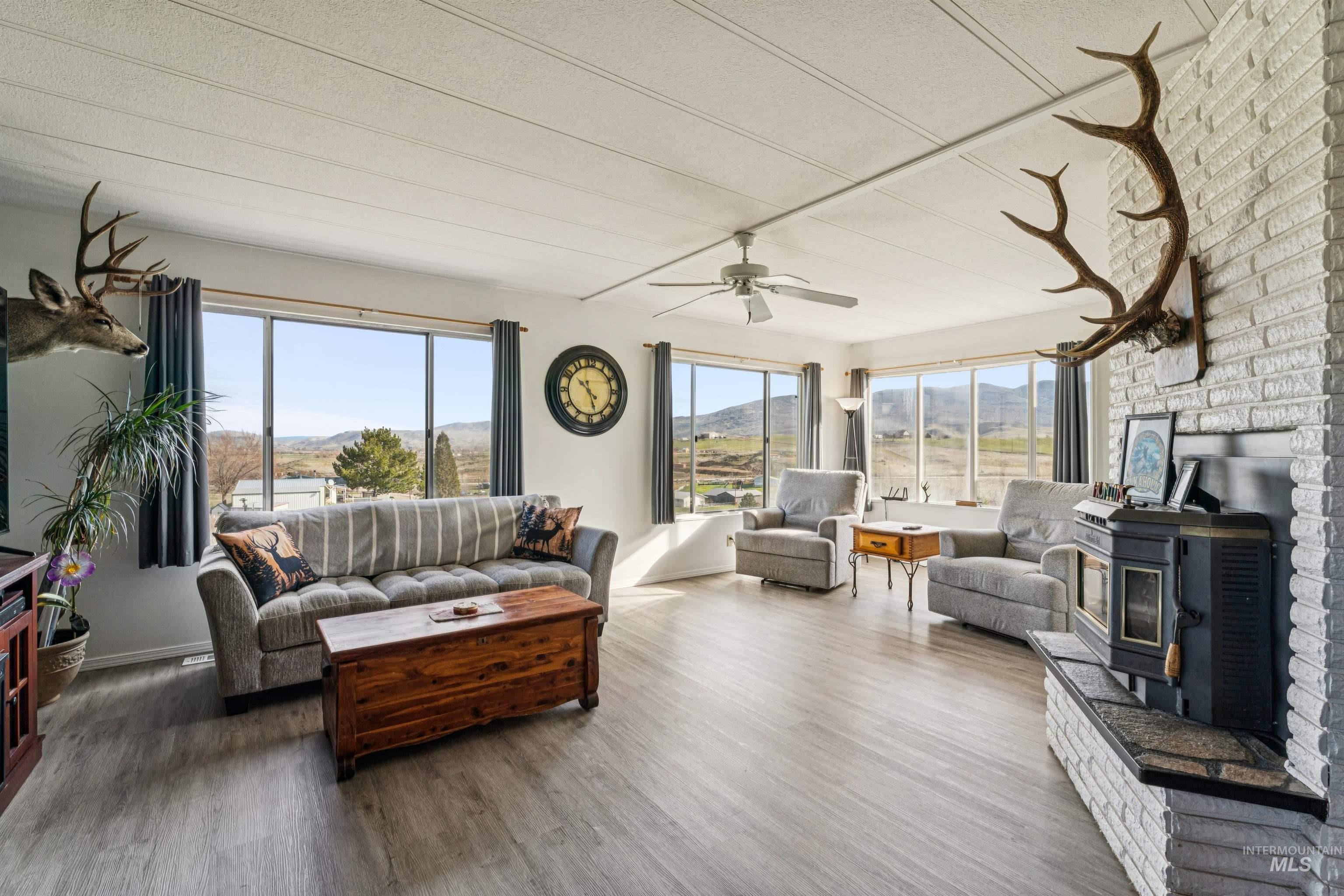 5315 Montour, Emmett, Idaho 83617, 3 Bedrooms, 2 Bathrooms, Residential For Sale, Price $499,999,MLS 98979139