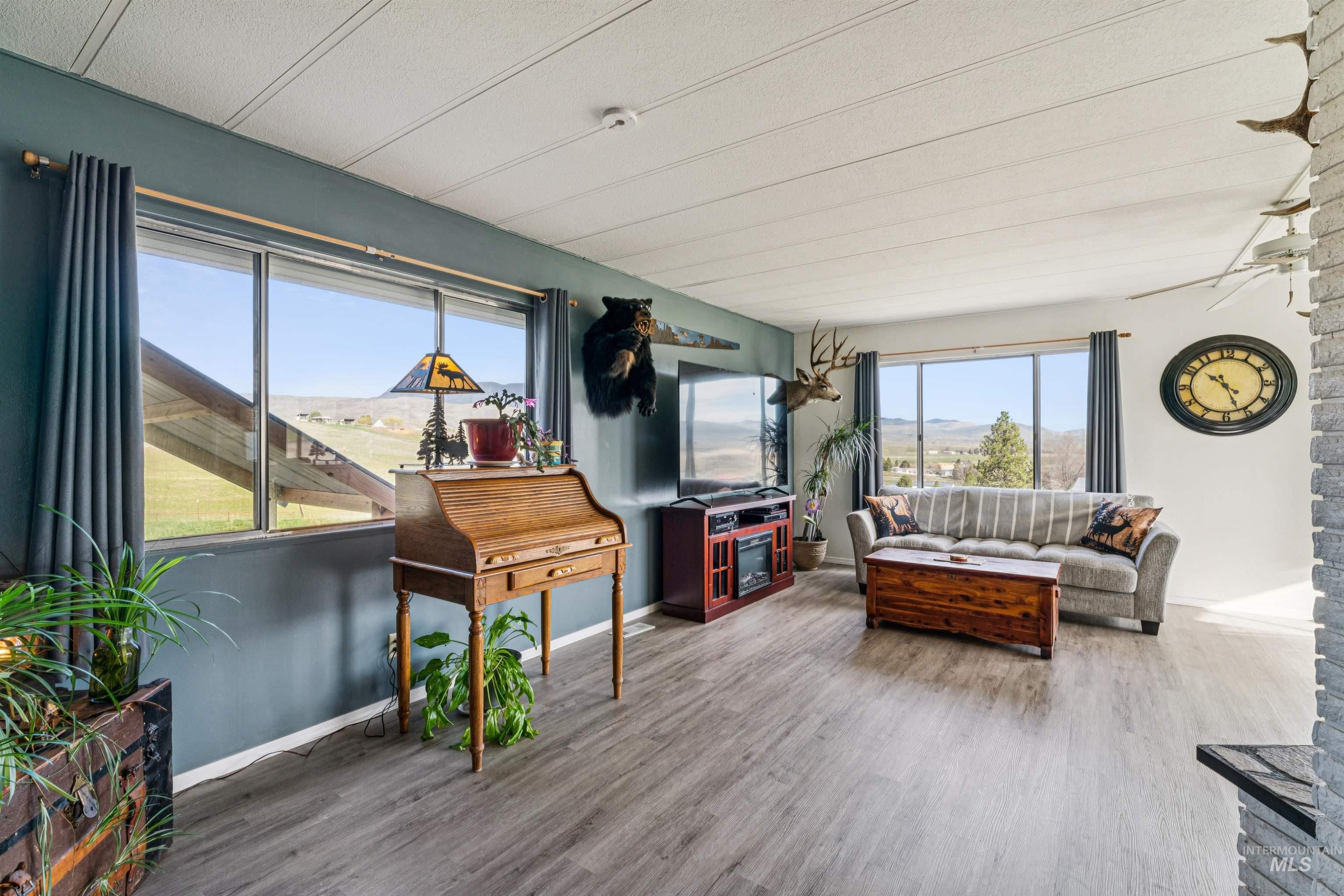 5315 Montour, Emmett, Idaho 83617, 3 Bedrooms, 2 Bathrooms, Residential For Sale, Price $499,999,MLS 98979139