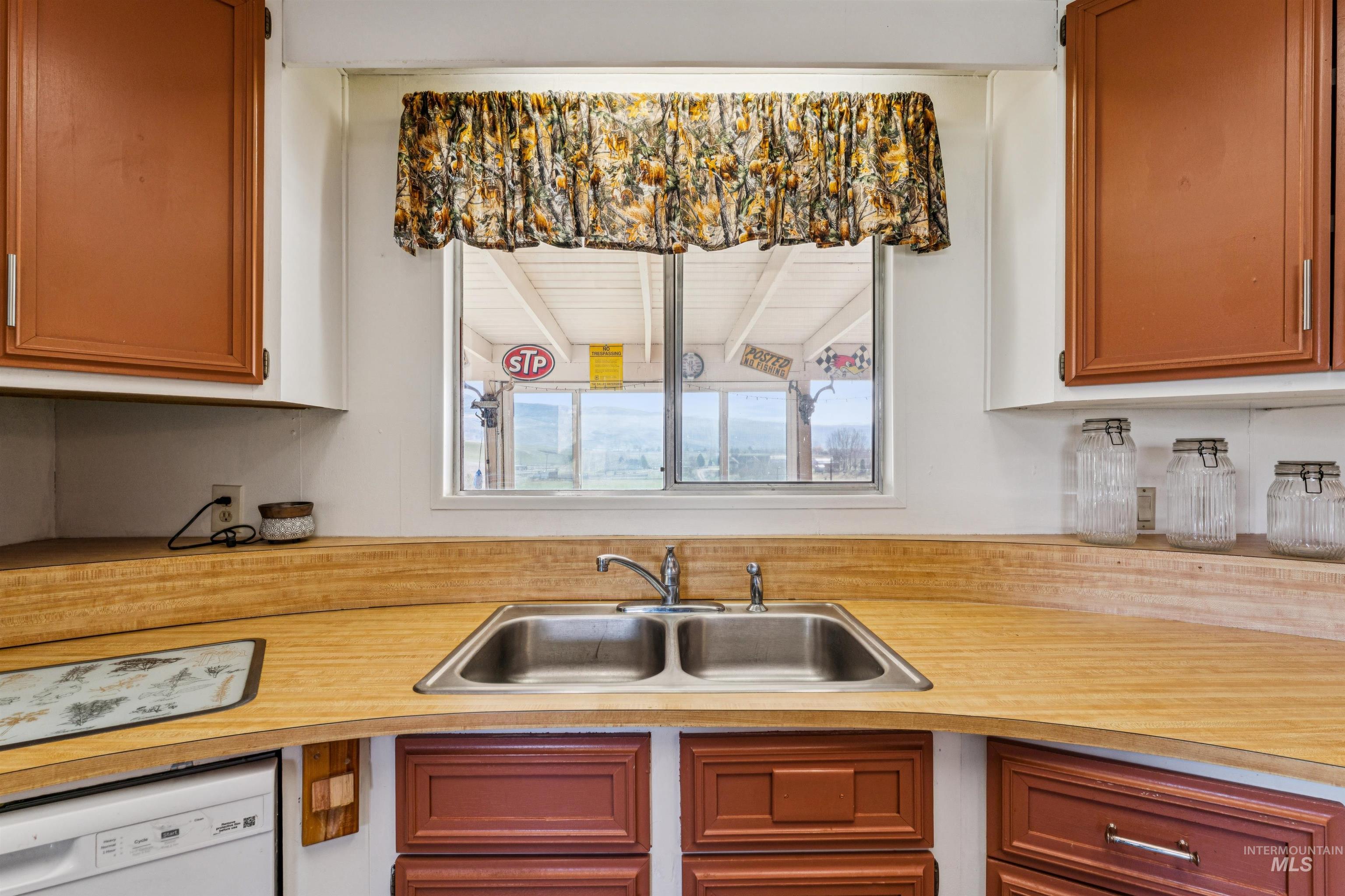 5315 Montour, Emmett, Idaho 83617, 3 Bedrooms, 2 Bathrooms, Residential For Sale, Price $499,999,MLS 98979139