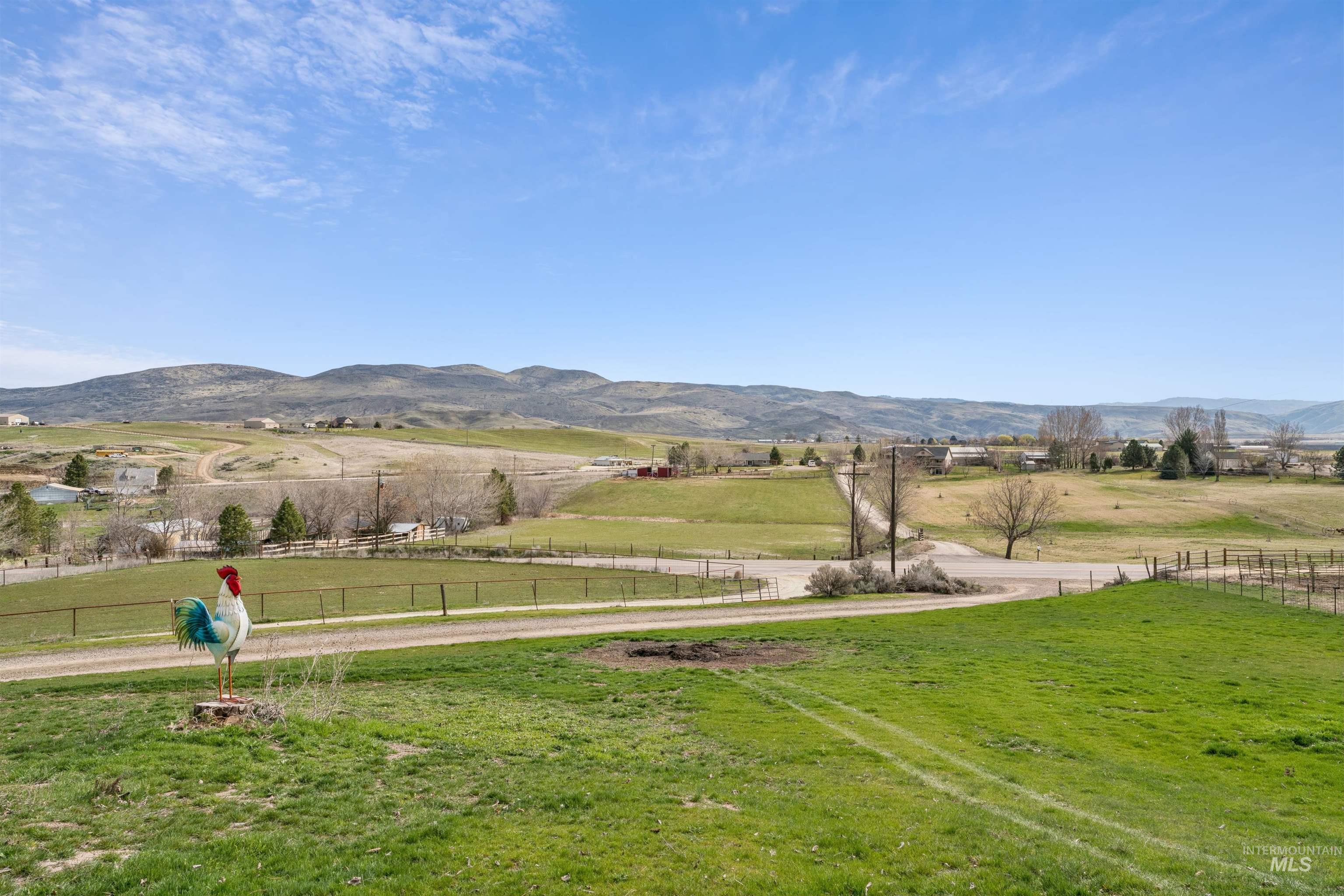 5315 Montour, Emmett, Idaho 83617, 3 Bedrooms, 2 Bathrooms, Residential For Sale, Price $499,999,MLS 98979139