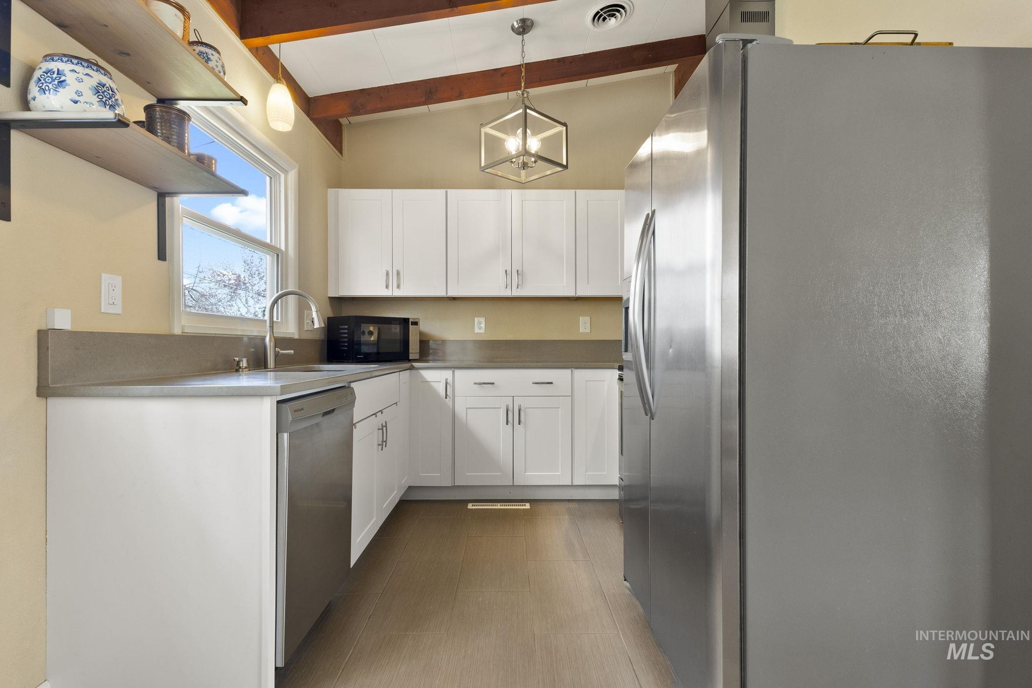 1403 N Ohio Avenue, Caldwell, Idaho 83605, 4 Bedrooms, 2 Bathrooms, Residential For Sale, Price $349,500, 98979142