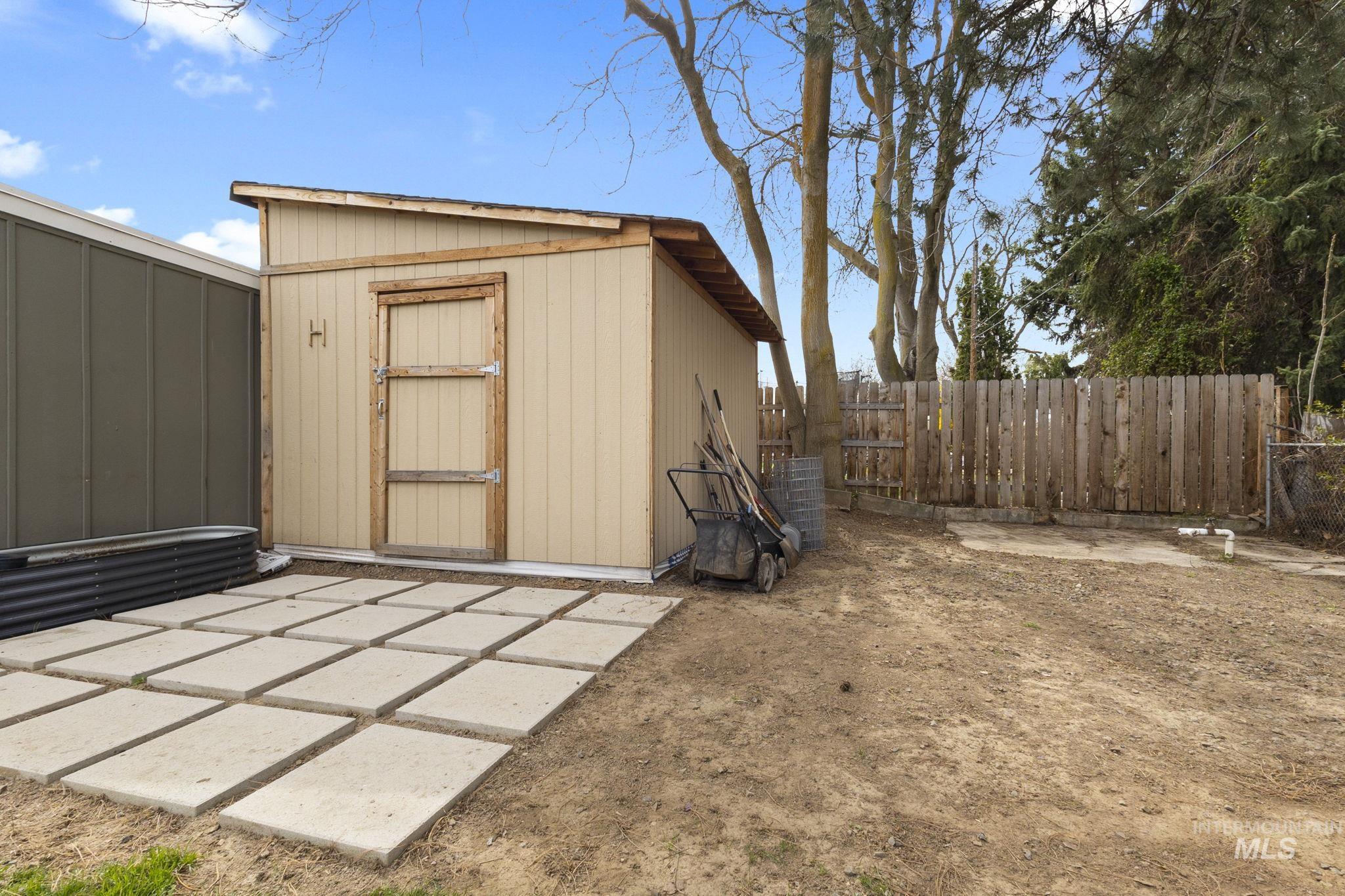 1403 N Ohio Avenue, Caldwell, Idaho 83605, 4 Bedrooms, 2 Bathrooms, Residential For Sale, Price $349,500, 98979142