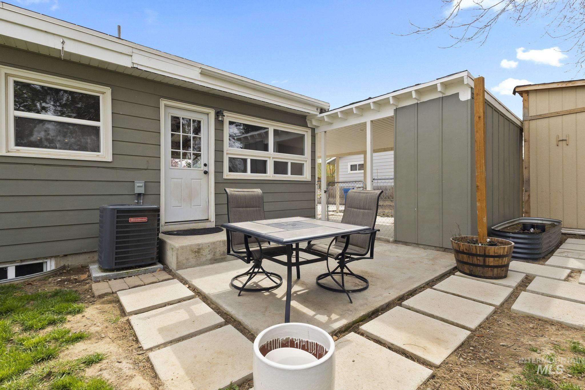 1403 N Ohio Avenue, Caldwell, Idaho 83605, 4 Bedrooms, 2 Bathrooms, Residential For Sale, Price $349,500, 98979142