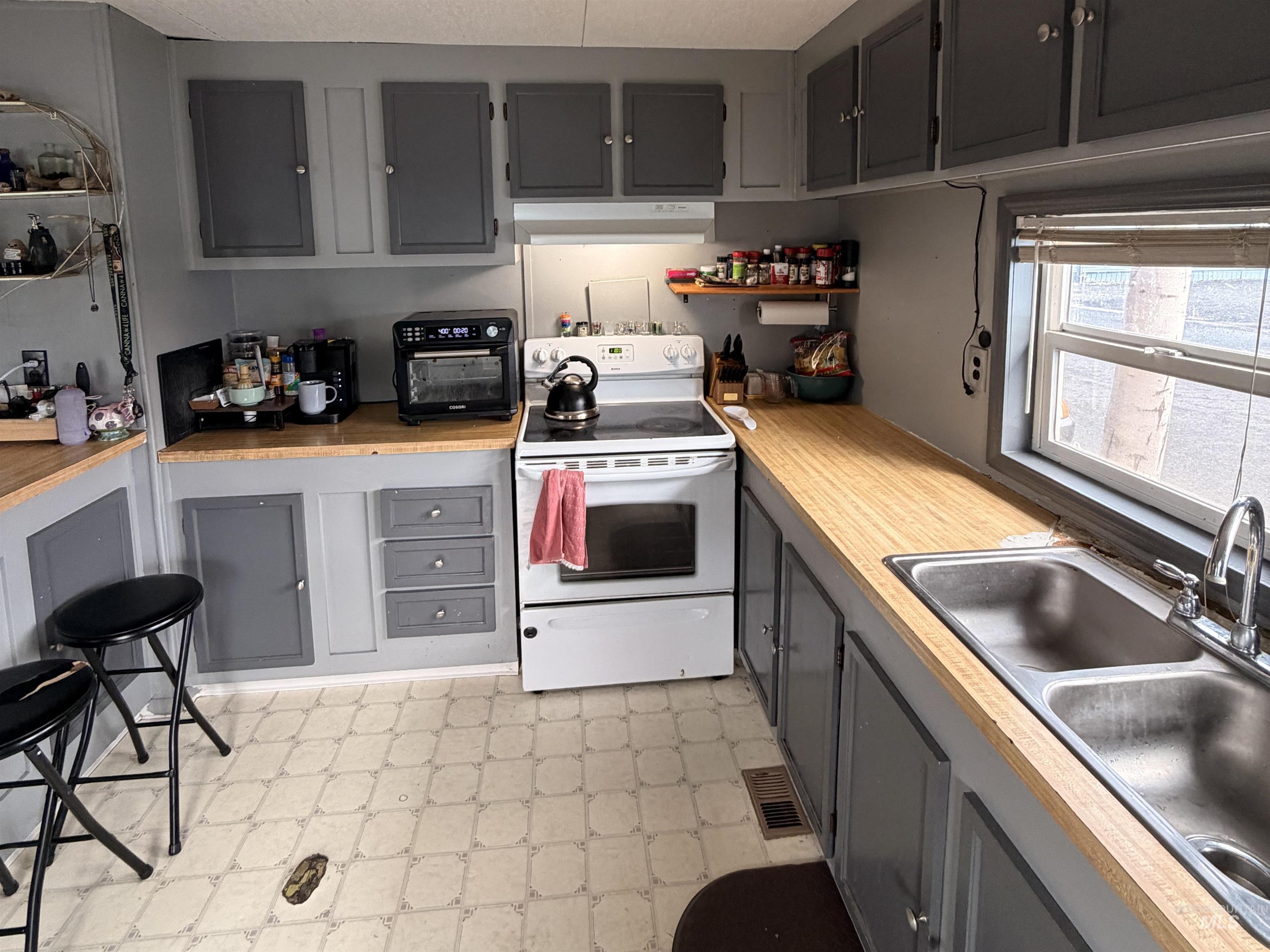 928 Warner Ave, Lewiston, Idaho 83501, 2 Bedrooms, 1 Bathroom, Residential For Sale, Price $50,000,MLS 98979143