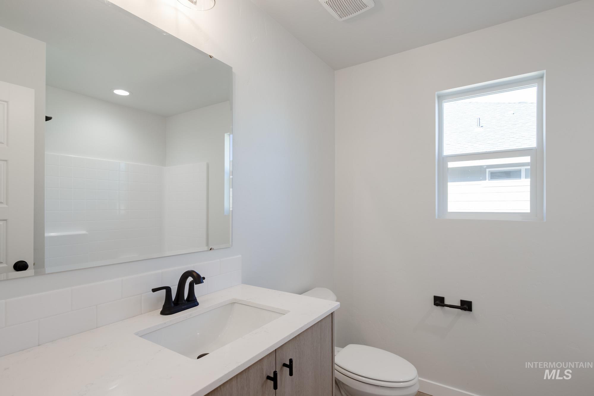 2433 N Silver Wolf Ave, Star, Idaho 83669, 4 Bedrooms, 2 Bathrooms, Residential For Sale, Price $494,990, 98979144