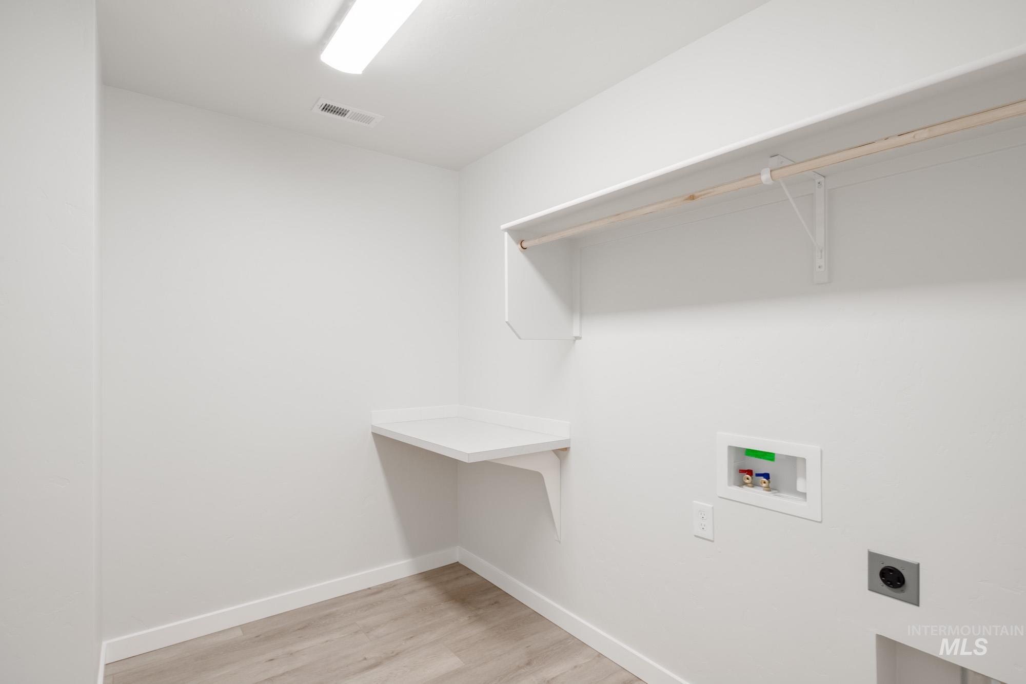 2433 N Silver Wolf Ave, Star, Idaho 83669, 4 Bedrooms, 2 Bathrooms, Residential For Sale, Price $494,990, 98979144