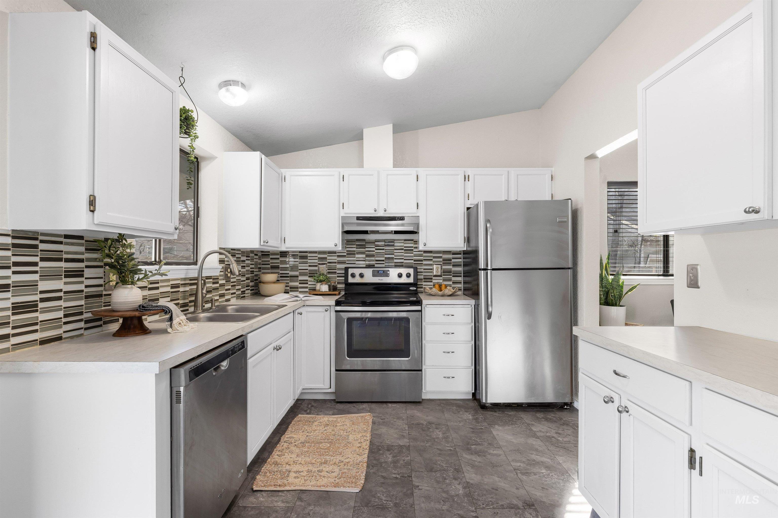 1408 W Lowry Street, Meridian, Idaho 83646, 3 Bedrooms, 2 Bathrooms, Residential For Sale, Price $399,900, 98979145