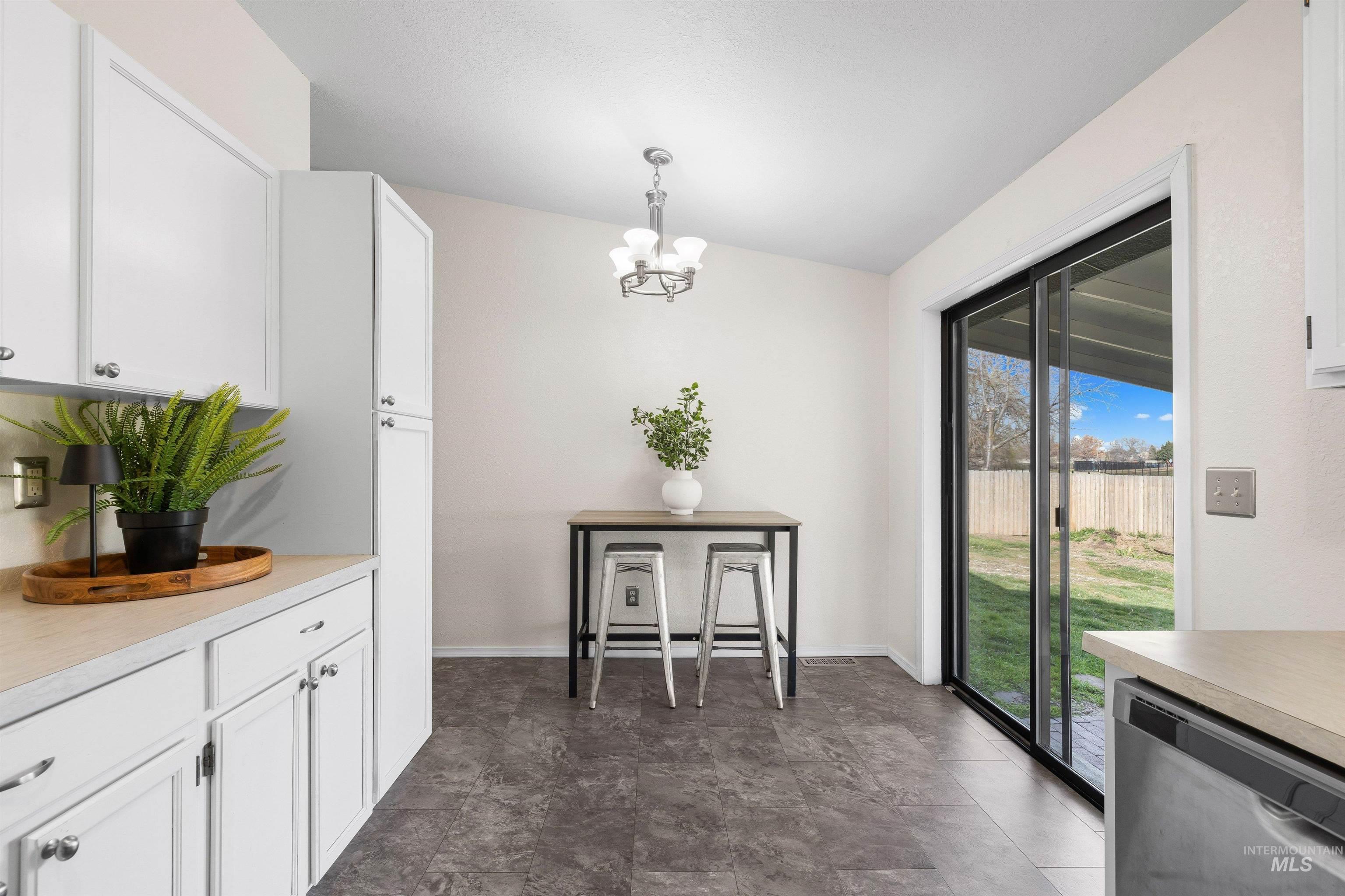 1408 W Lowry Street, Meridian, Idaho 83646, 3 Bedrooms, 2 Bathrooms, Residential For Sale, Price $399,900, 98979145