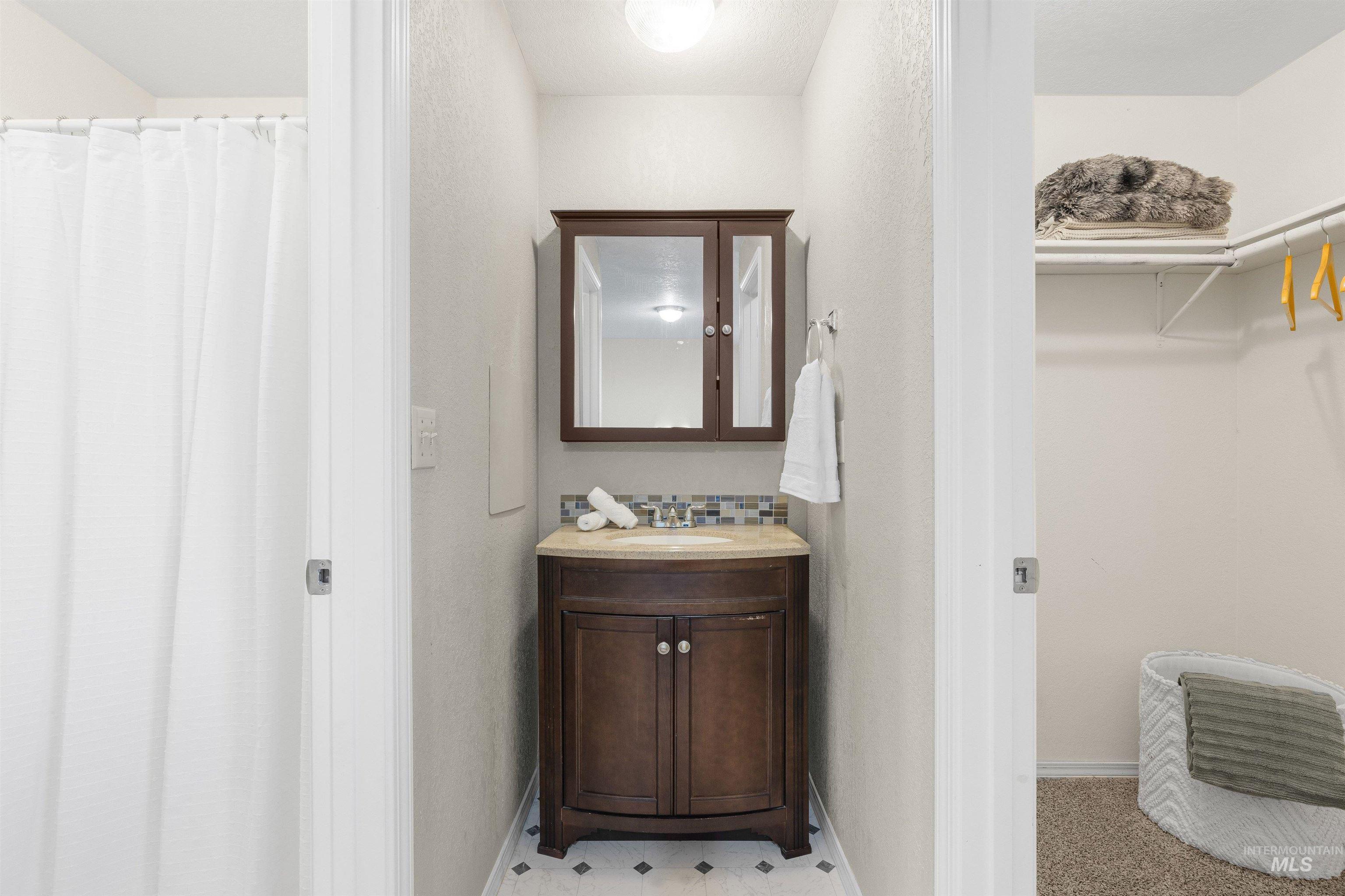 1408 W Lowry Street, Meridian, Idaho 83646, 3 Bedrooms, 2 Bathrooms, Residential For Sale, Price $399,900, 98979145