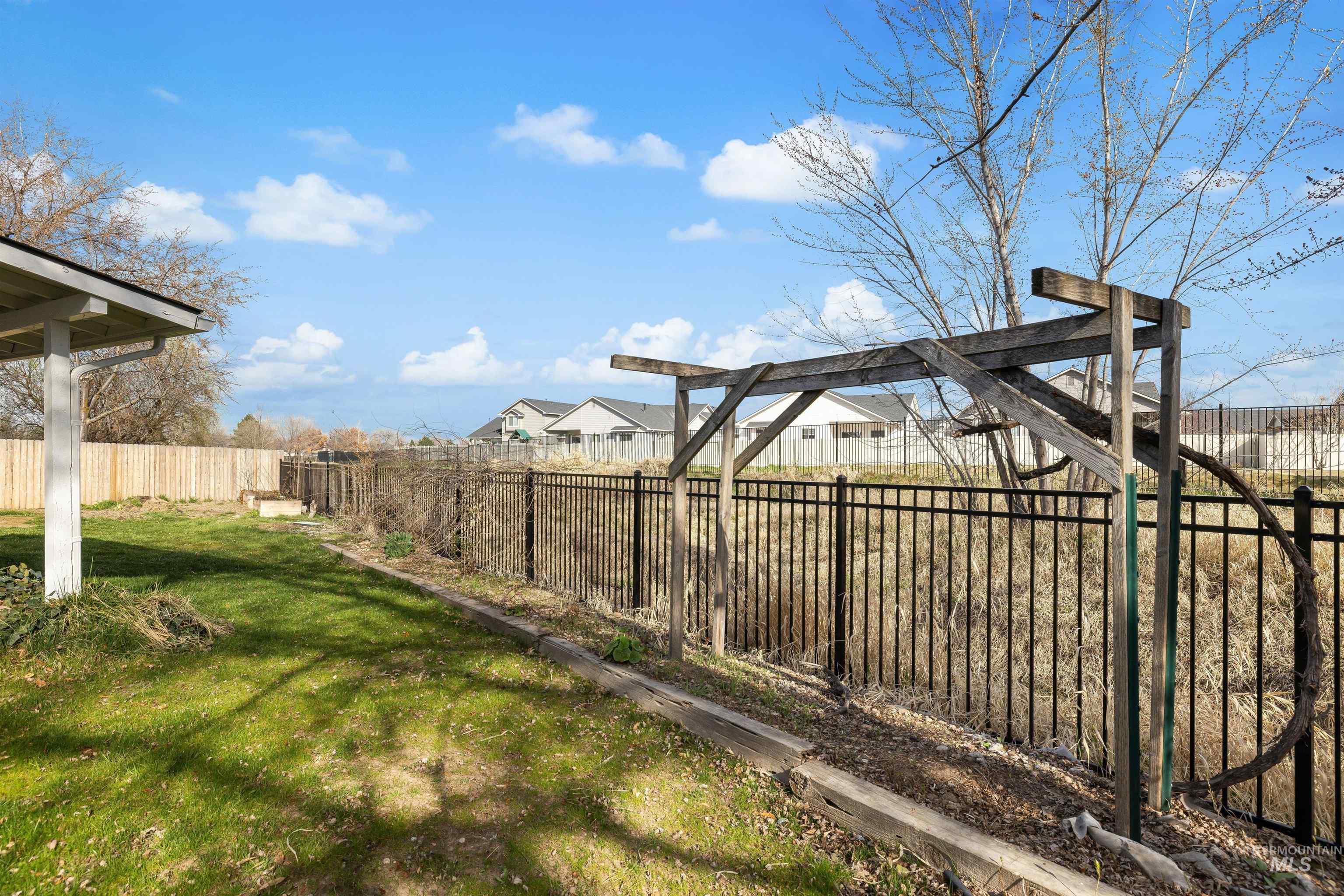 1408 W Lowry Street, Meridian, Idaho 83646, 3 Bedrooms, 2 Bathrooms, Residential For Sale, Price $399,900, 98979145