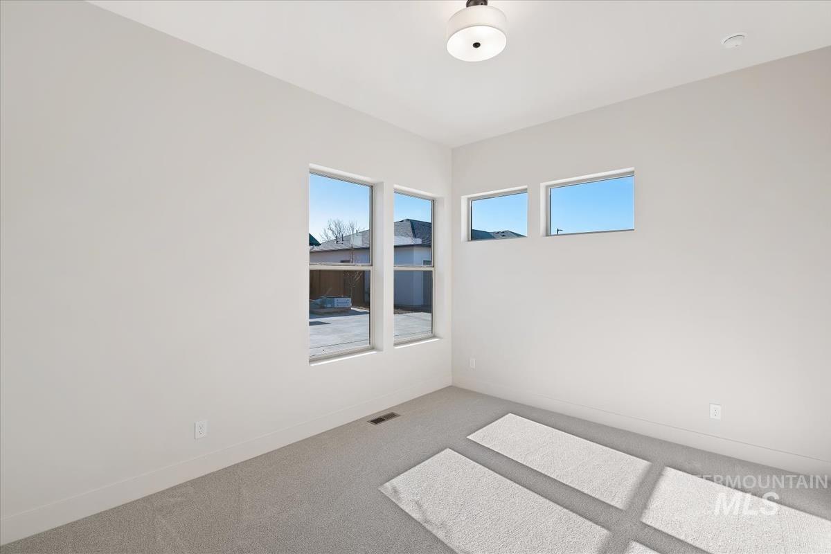 11198 W Tara Iti Ln, Kuna, Idaho 83634-0000, 3 Bedrooms, 2.5 Bathrooms, Residential For Sale, Price $799,880, 98979146