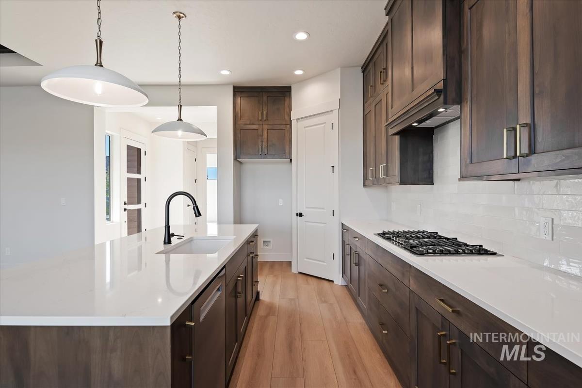 11198 W Tara Iti Ln, Kuna, Idaho 83634-0000, 3 Bedrooms, 2.5 Bathrooms, Residential For Sale, Price $799,880,MLS 98979146