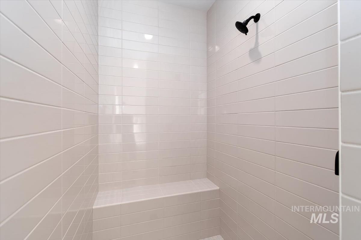 11329 S Corballis Ln., Kuna, Idaho 83634, 3 Bedrooms, 2 Bathrooms, Residential For Sale, Price $749,990, 98979148