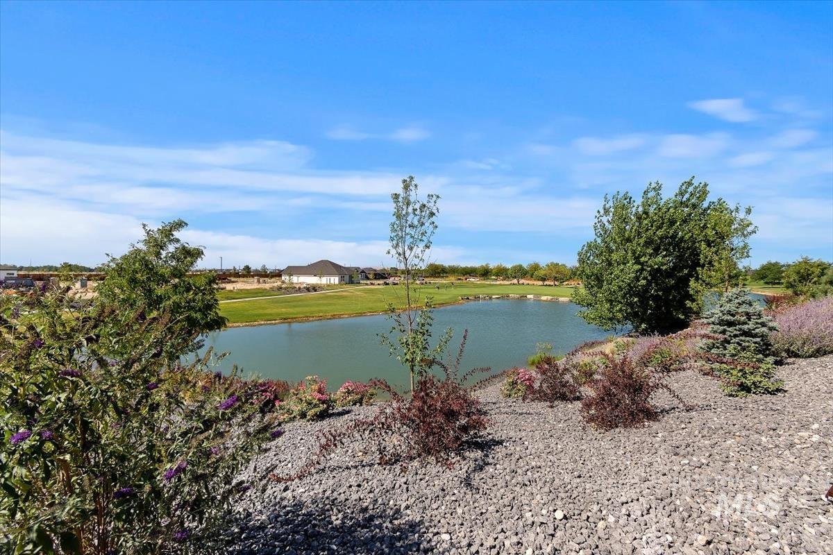 11329 S Corballis Ln., Kuna, Idaho 83634, 3 Bedrooms, 2 Bathrooms, Residential For Sale, Price $739,990,MLS 98979148
