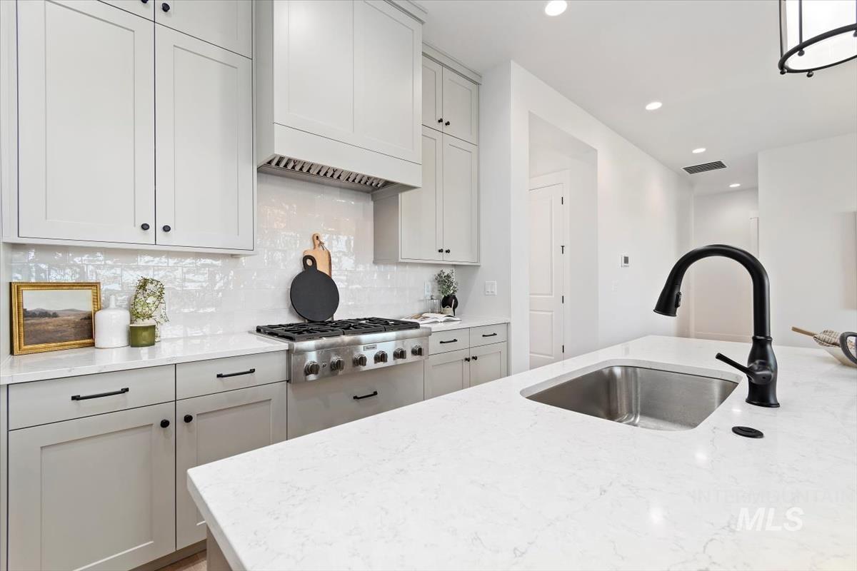 11329 S Corballis Ln., Kuna, Idaho 83634, 3 Bedrooms, 2 Bathrooms, Residential For Sale, Price $749,990, 98979148