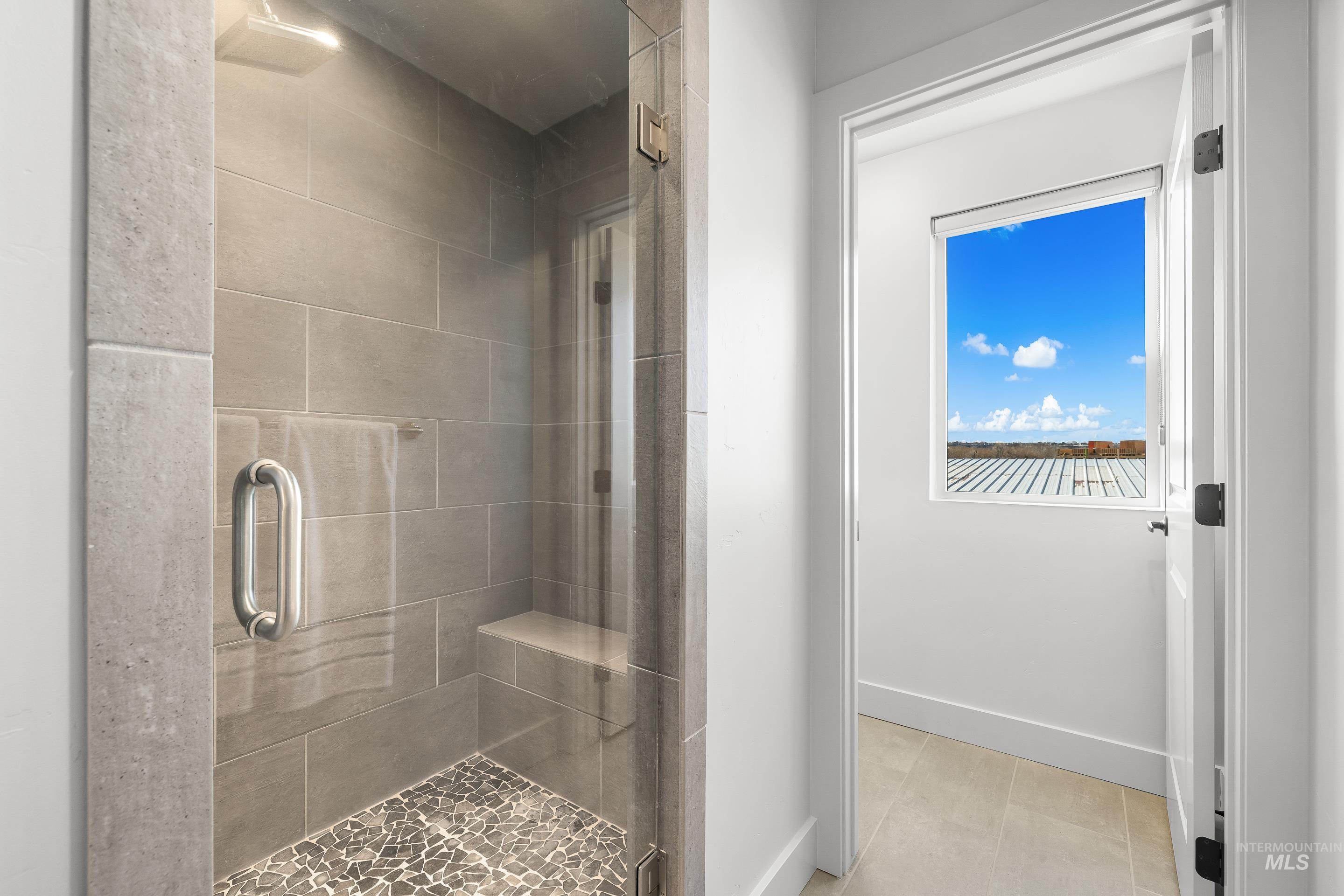 3707 E Parkcenter Blvd, Boise, Idaho 83716, 3 Bedrooms, 3 Bathrooms, Residential For Sale, Price $634,999, 98979151