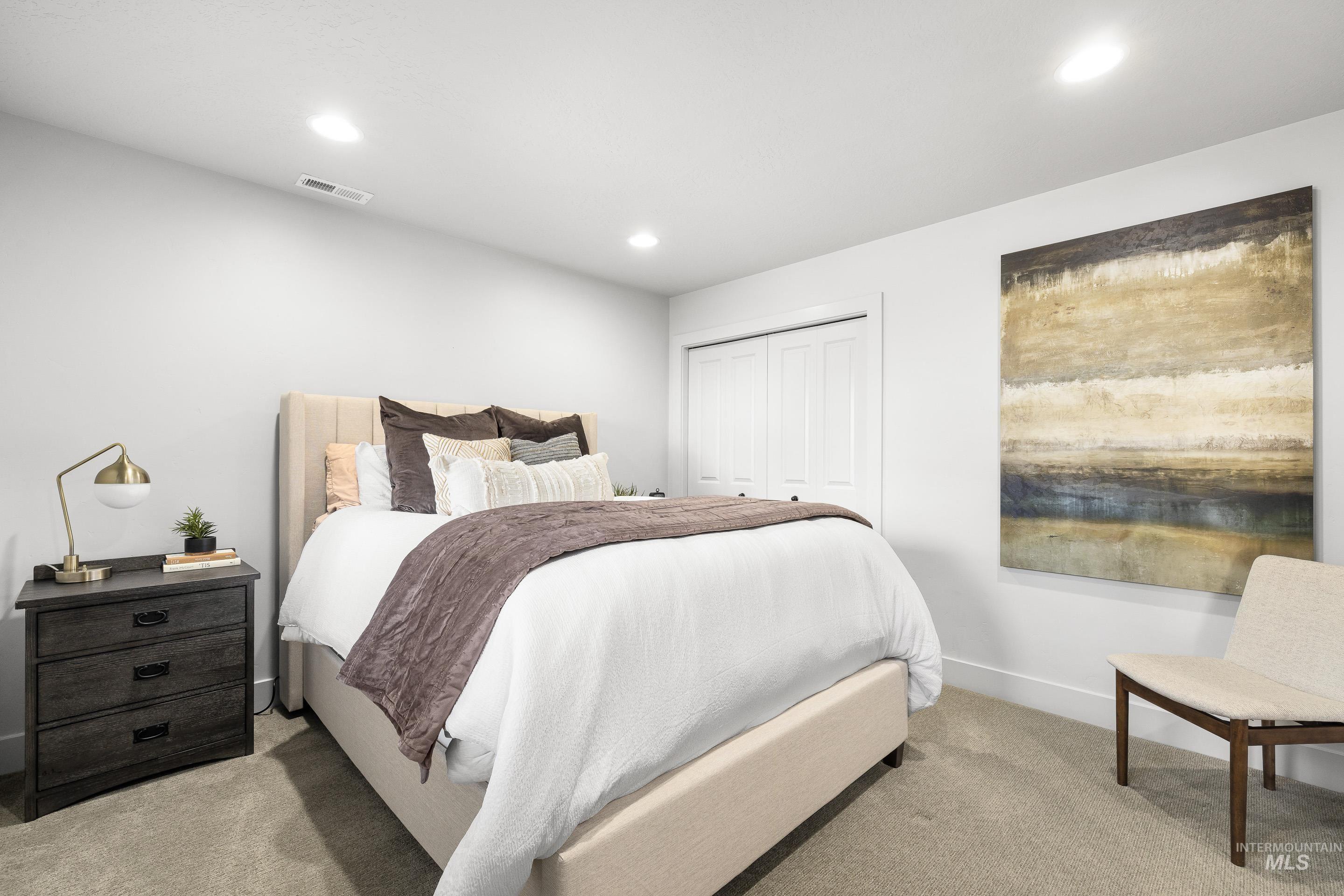 3707 E Parkcenter Blvd, Boise, Idaho 83716, 3 Bedrooms, 3 Bathrooms, Residential For Sale, Price $634,999, 98979151