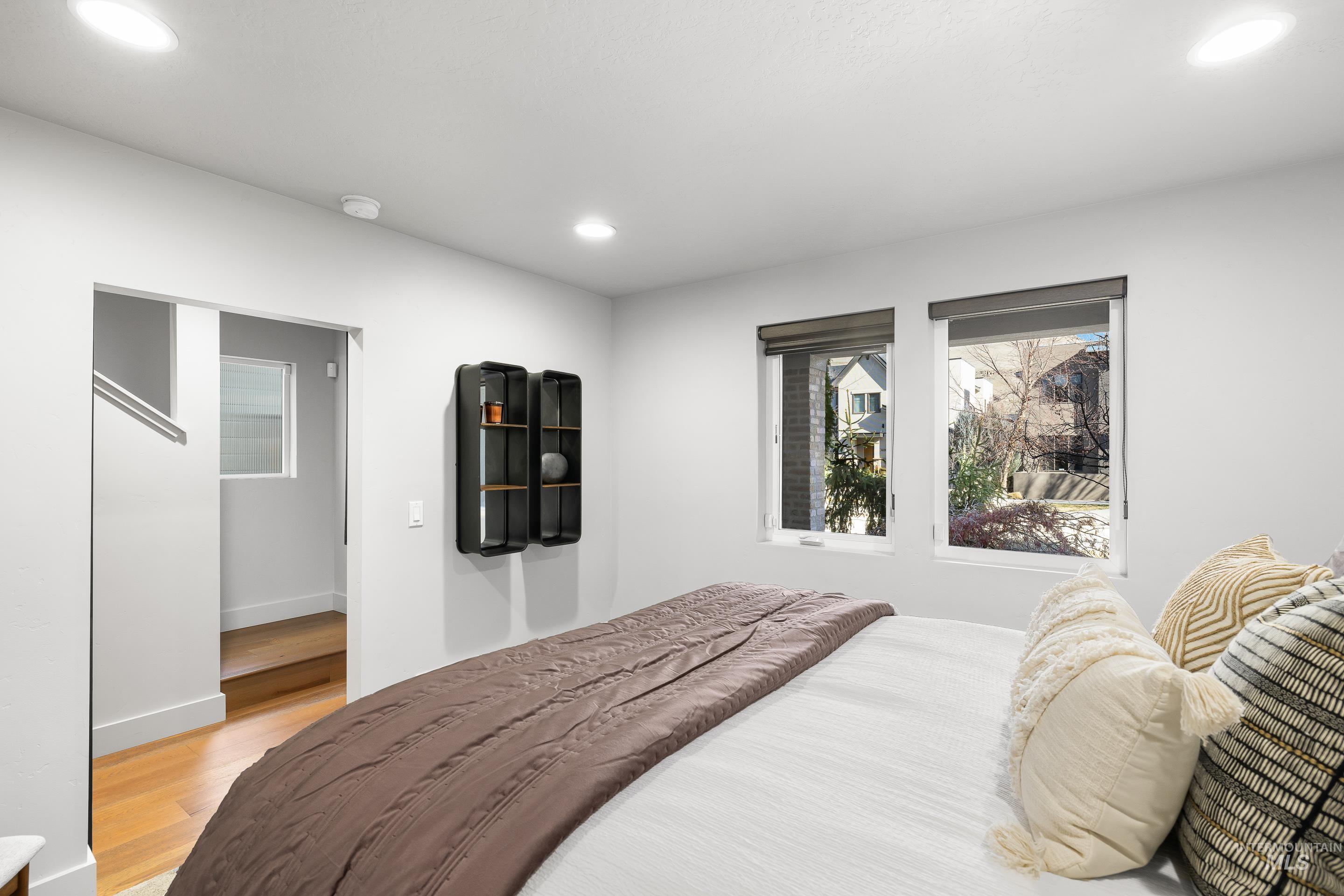 3707 E Parkcenter Blvd, Boise, Idaho 83716, 3 Bedrooms, 3 Bathrooms, Residential For Sale, Price $634,999, 98979151