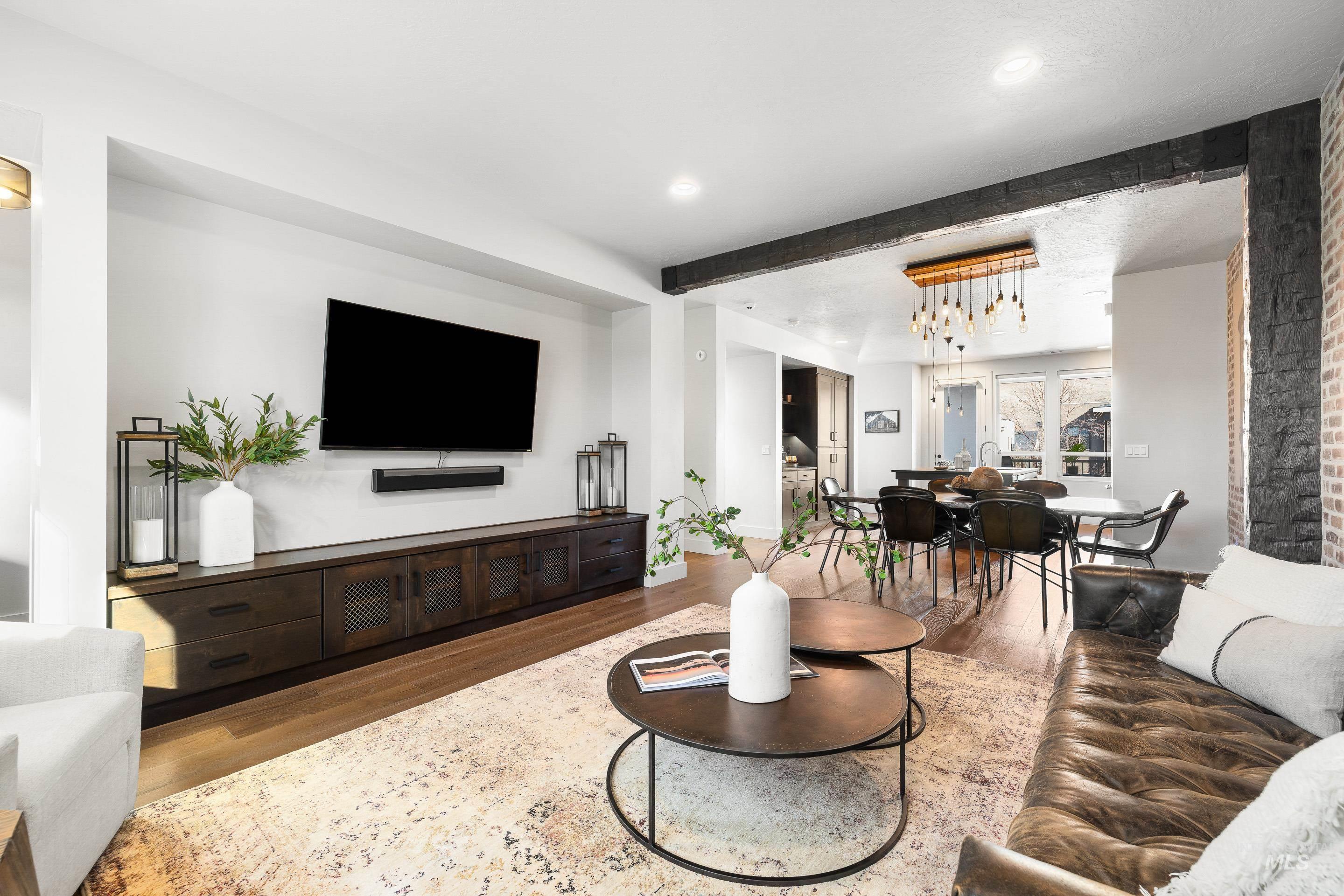 3707 E Parkcenter Blvd, Boise, Idaho 83716, 3 Bedrooms, 3 Bathrooms, Residential For Sale, Price $634,999, 98979151