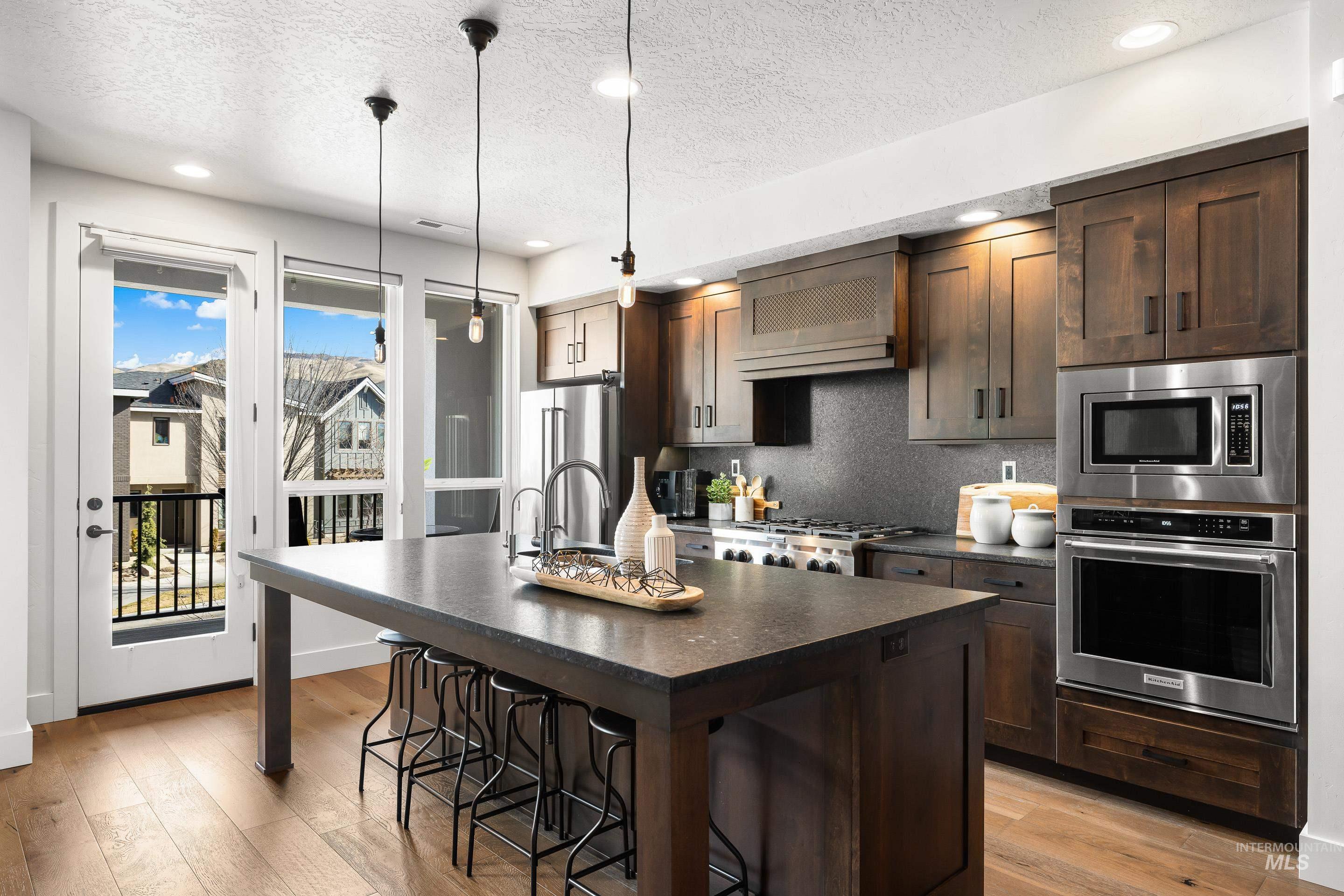 3707 E Parkcenter Blvd, Boise, Idaho 83716, 3 Bedrooms, 3 Bathrooms, Residential For Sale, Price $634,999, 98979151