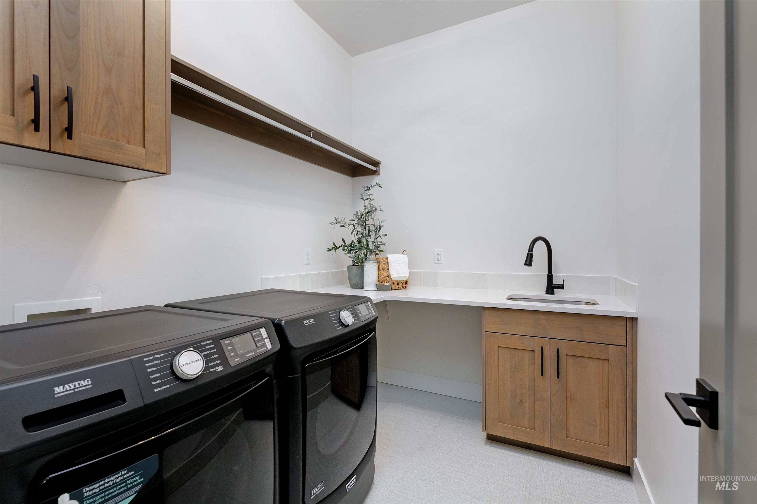 11484 S Saylis Pl., Kuna, Idaho 83634, 4 Bedrooms, 3 Bathrooms, Residential For Sale, Price $1,099,990,MLS 98979152