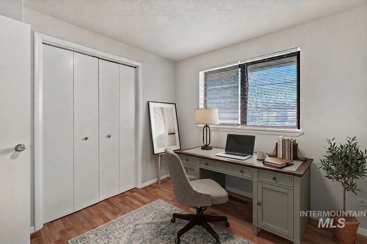 1260 E Hancock Dr., Boise, Idaho 83706, 3 Bedrooms, 2 Bathrooms, Residential For Sale, Price $429,900,MLS 98979153