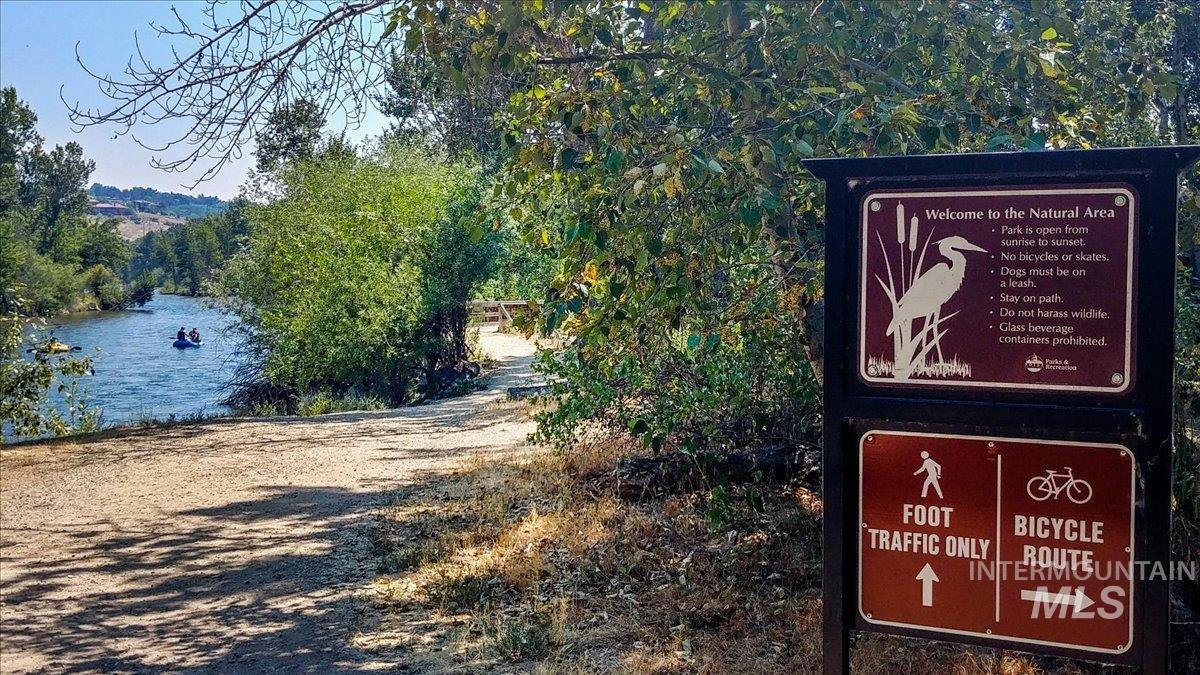 1260 E Hancock Dr., Boise, Idaho 83706, 3 Bedrooms, 2 Bathrooms, Residential For Sale, Price $429,900,MLS 98979153