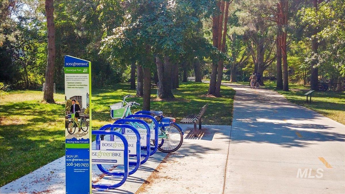 1260 E Hancock Dr., Boise, Idaho 83706, 3 Bedrooms, 2 Bathrooms, Residential For Sale, Price $429,900,MLS 98979153