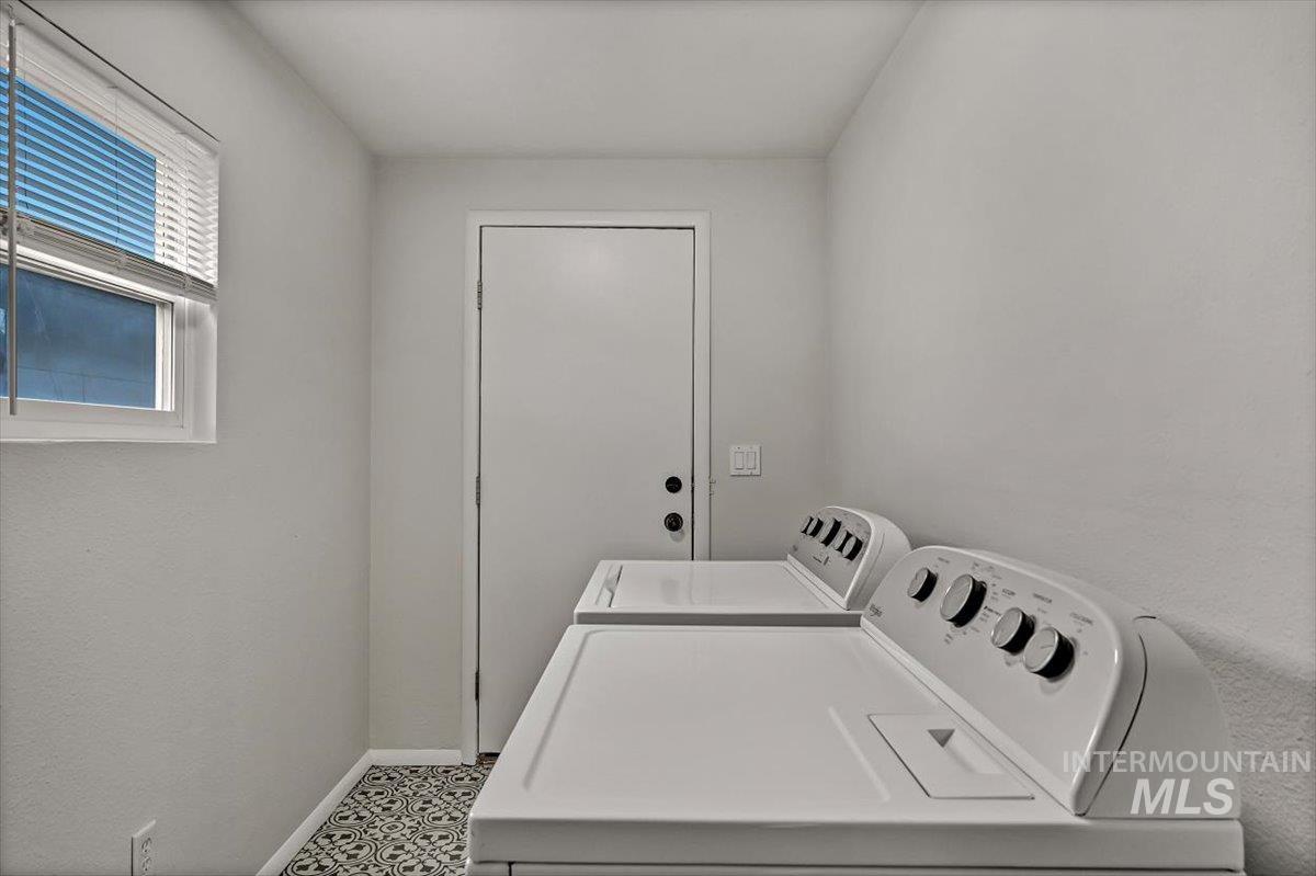 1419 S Division Ave, Boise, Idaho 83706, 2 Bedrooms, 1 Bathroom, Residential For Sale, Price $389,900,MLS 98979155