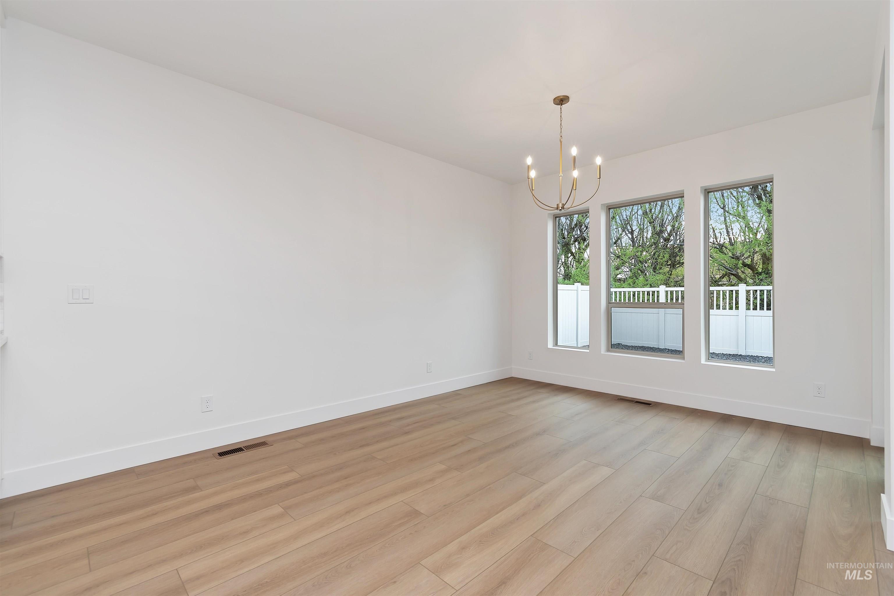 4302 Tropic Way, Caldwell, Idaho 83607, 3 Bedrooms, 2 Bathrooms, Residential For Sale, Price $479,880,MLS 98979156