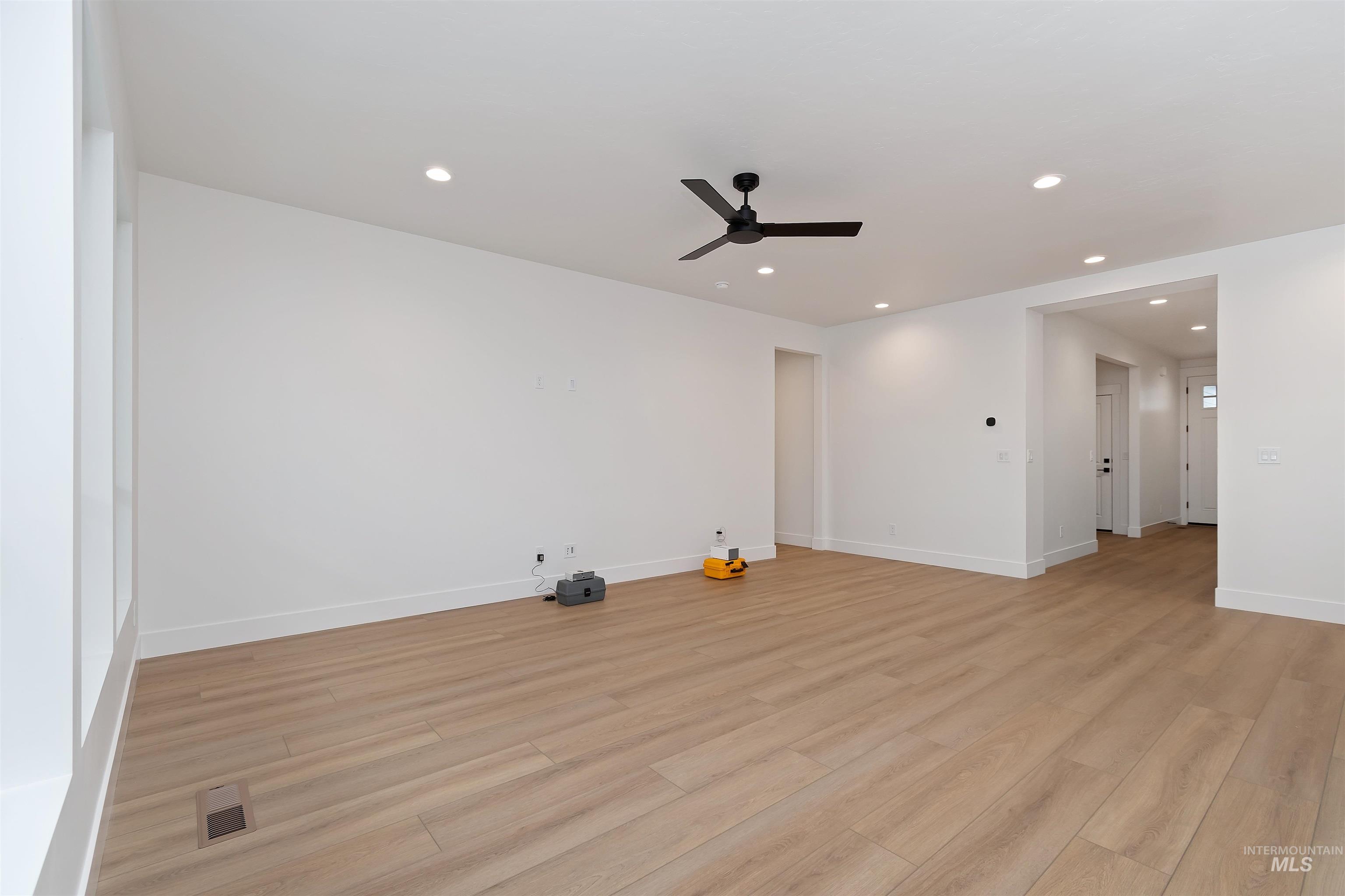 4302 Tropic Way, Caldwell, Idaho 83607, 3 Bedrooms, 2 Bathrooms, Residential For Sale, Price $479,880,MLS 98979156