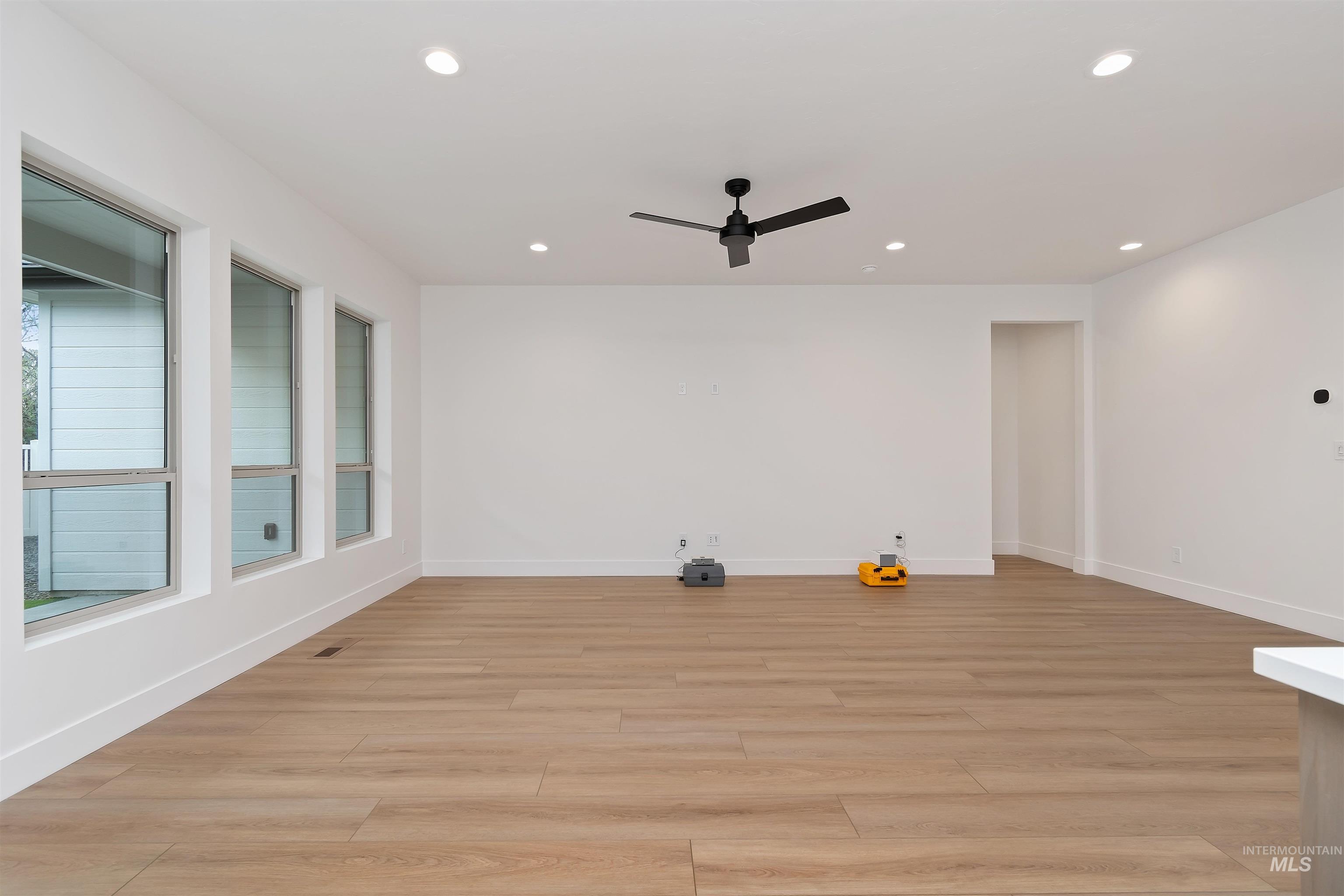 4302 Tropic Way, Caldwell, Idaho 83607, 3 Bedrooms, 2 Bathrooms, Residential For Sale, Price $479,880,MLS 98979156