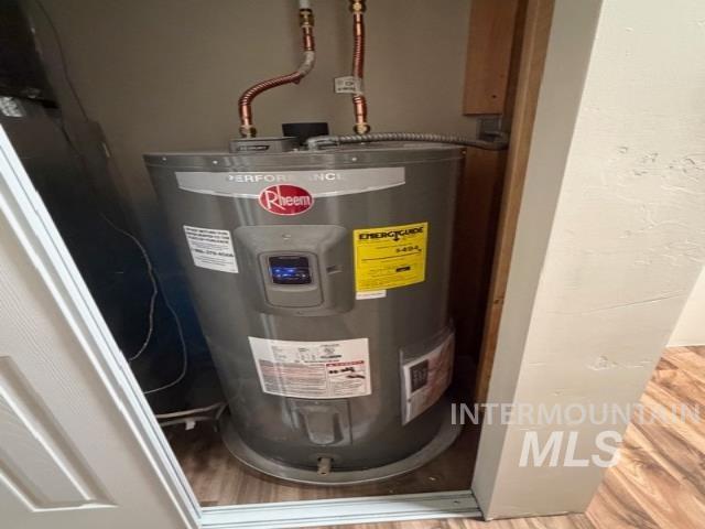 815 E Liberty, Weiser, Idaho 83672, 3 Bedrooms, 2 Bathrooms, Residential For Sale, Price $325,000,MLS 98979160