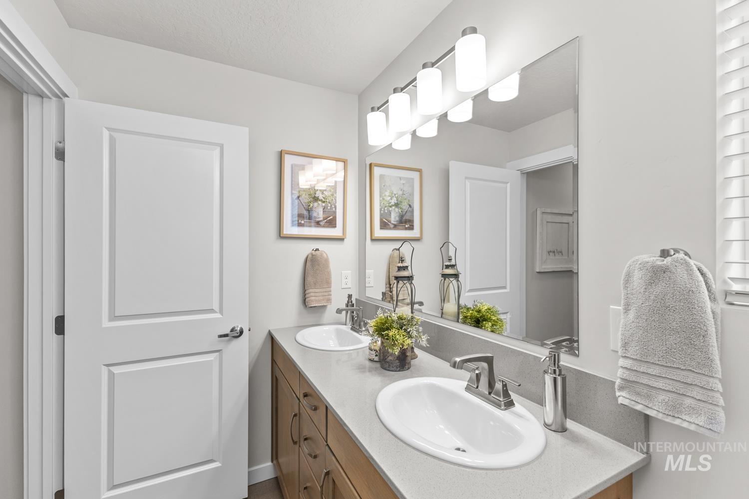 4421 E Sportivo Dr, Meridian, Idaho 83642, 4 Bedrooms, 2.5 Bathrooms, Residential For Sale, Price $474,900,MLS 98979161