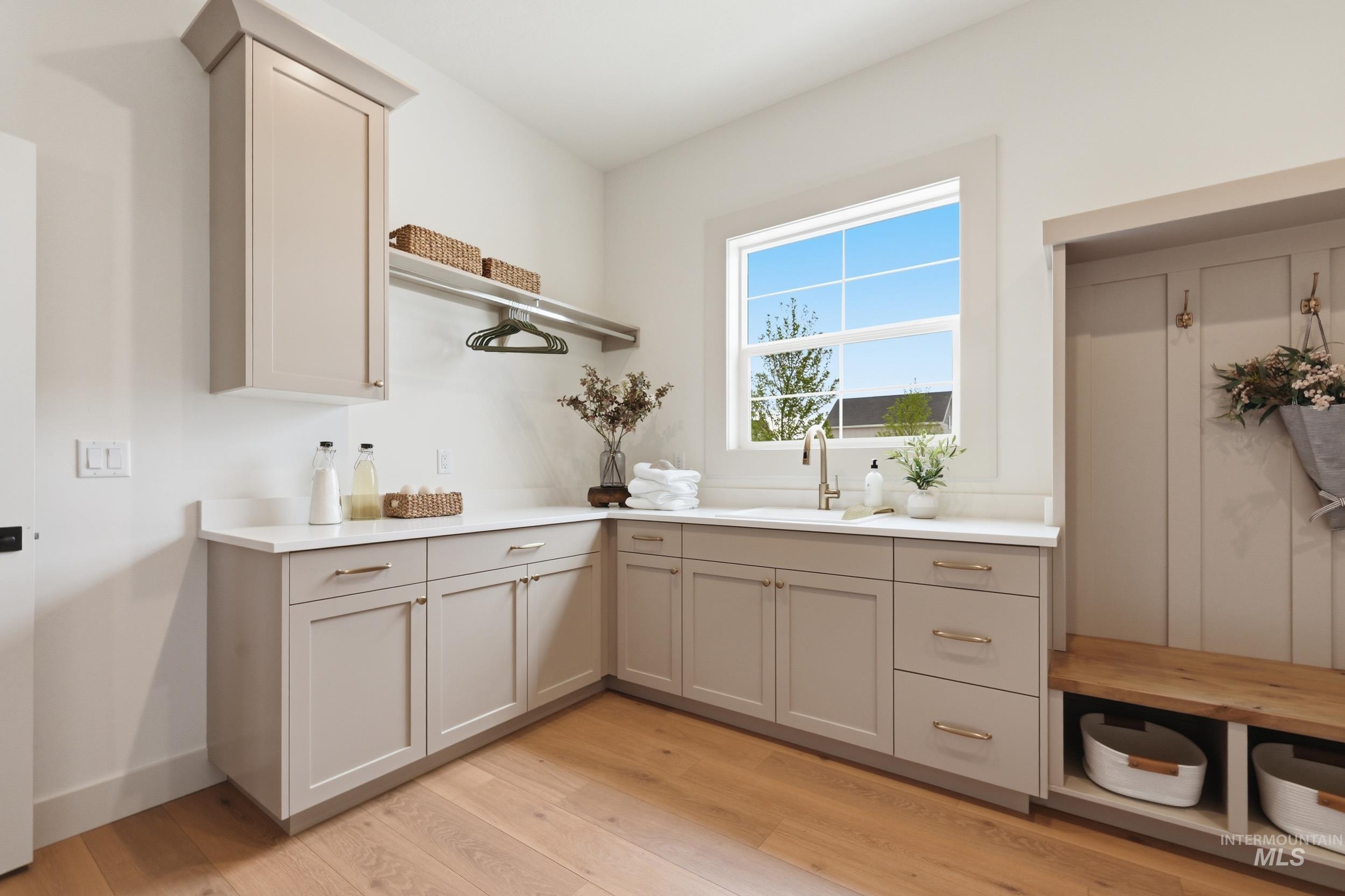 24921 Belgian Way, Middleton, Idaho 83644, 5 Bedrooms, 4 Bathrooms, Residential For Sale, Price $1,375,000,MLS 98979163