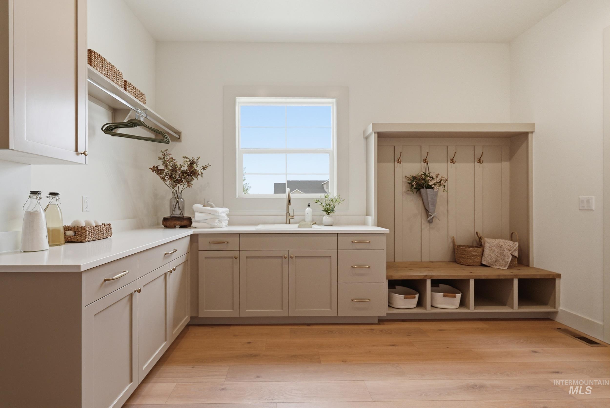 24921 Belgian Way, Middleton, Idaho 83644, 5 Bedrooms, 4 Bathrooms, Residential For Sale, Price $1,375,000,MLS 98979163