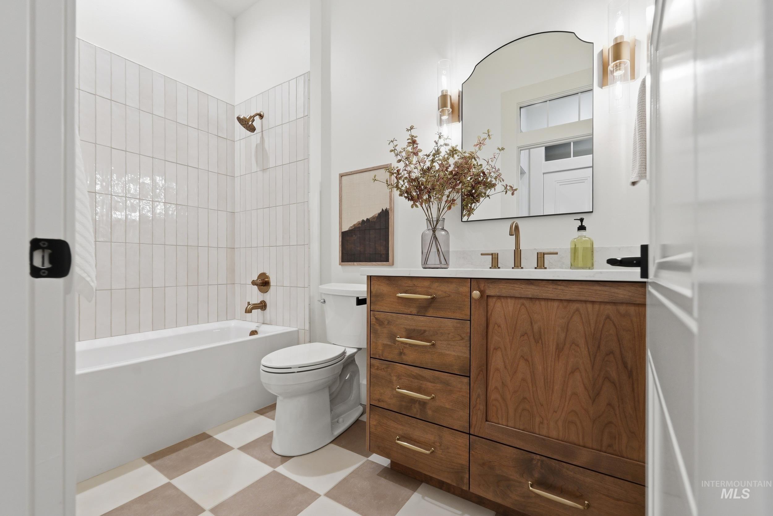 24921 Belgian Way, Middleton, Idaho 83644, 5 Bedrooms, 4 Bathrooms, Residential For Sale, Price $1,375,000,MLS 98979163