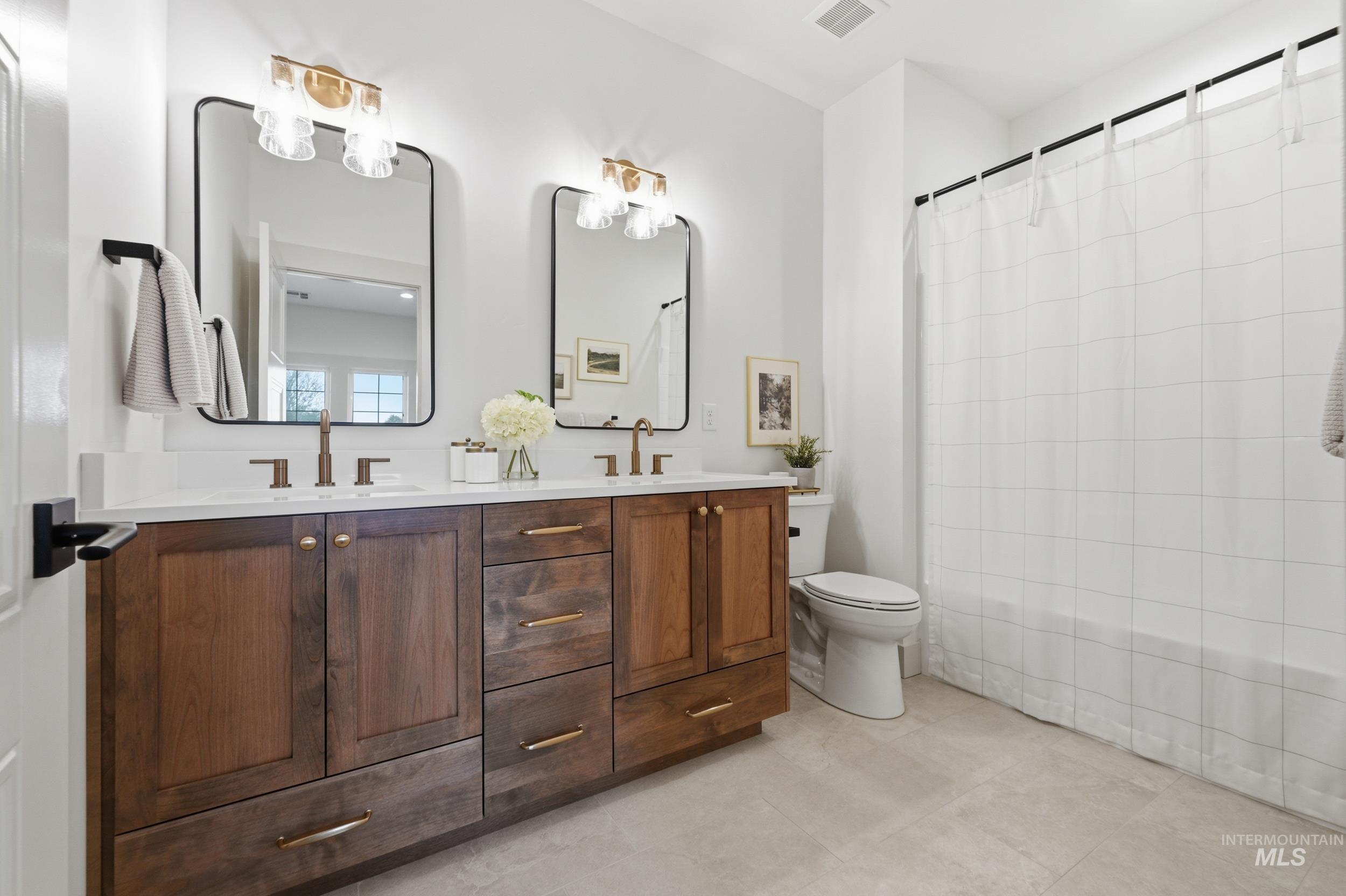 24921 Belgian Way, Middleton, Idaho 83644, 5 Bedrooms, 4 Bathrooms, Residential For Sale, Price $1,375,000,MLS 98979163